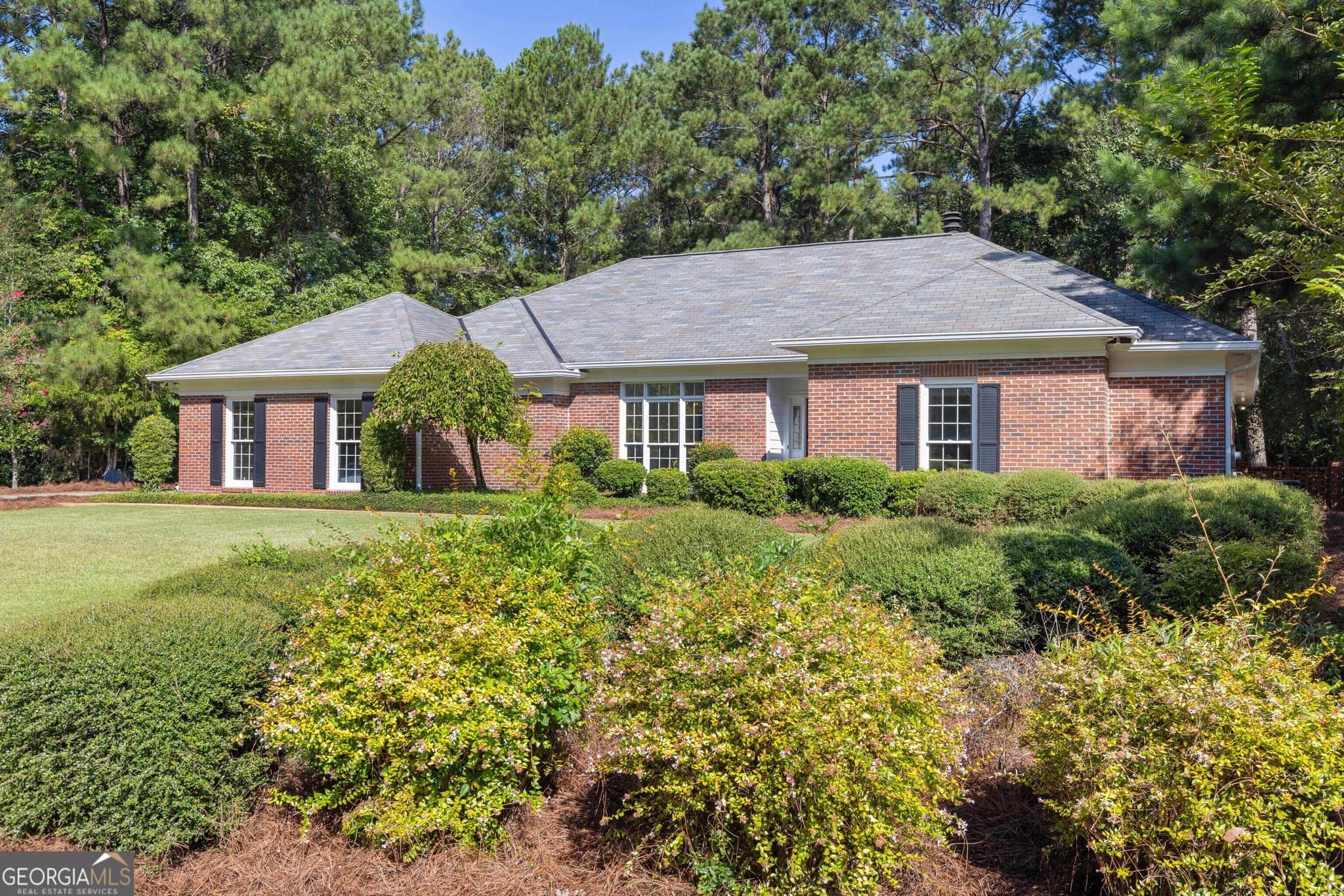 3 bedroom, 3 bathroom, 2,565 sq ft single family residence for sale at 1107 Laurelwood Road, Columbus, GA 31904 — photo 2