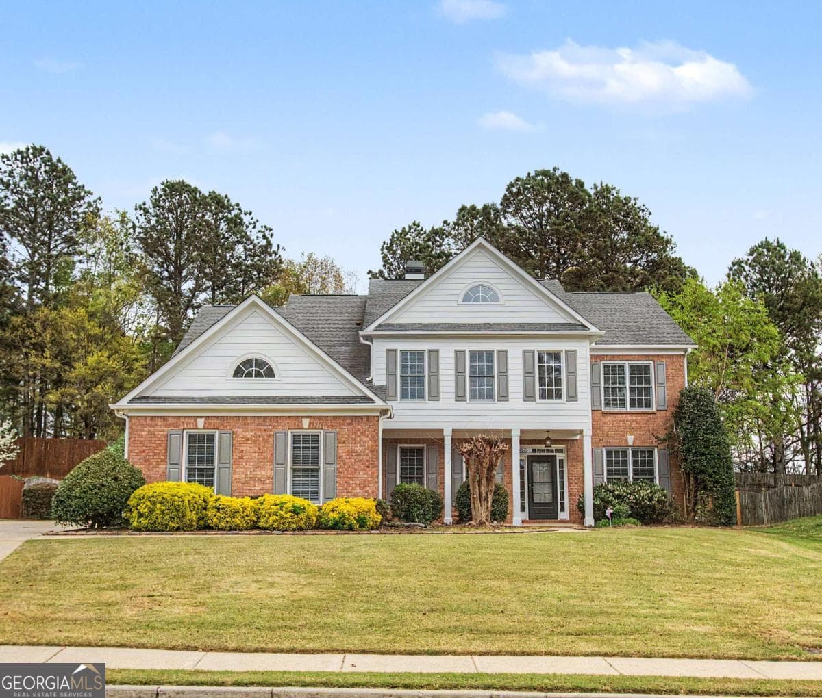 5 bedroom, 4 bathroom, 3,015 sq ft single family residence for sale at 2725 Ivy Hill Drive, Buford, GA 30519 — photo 2