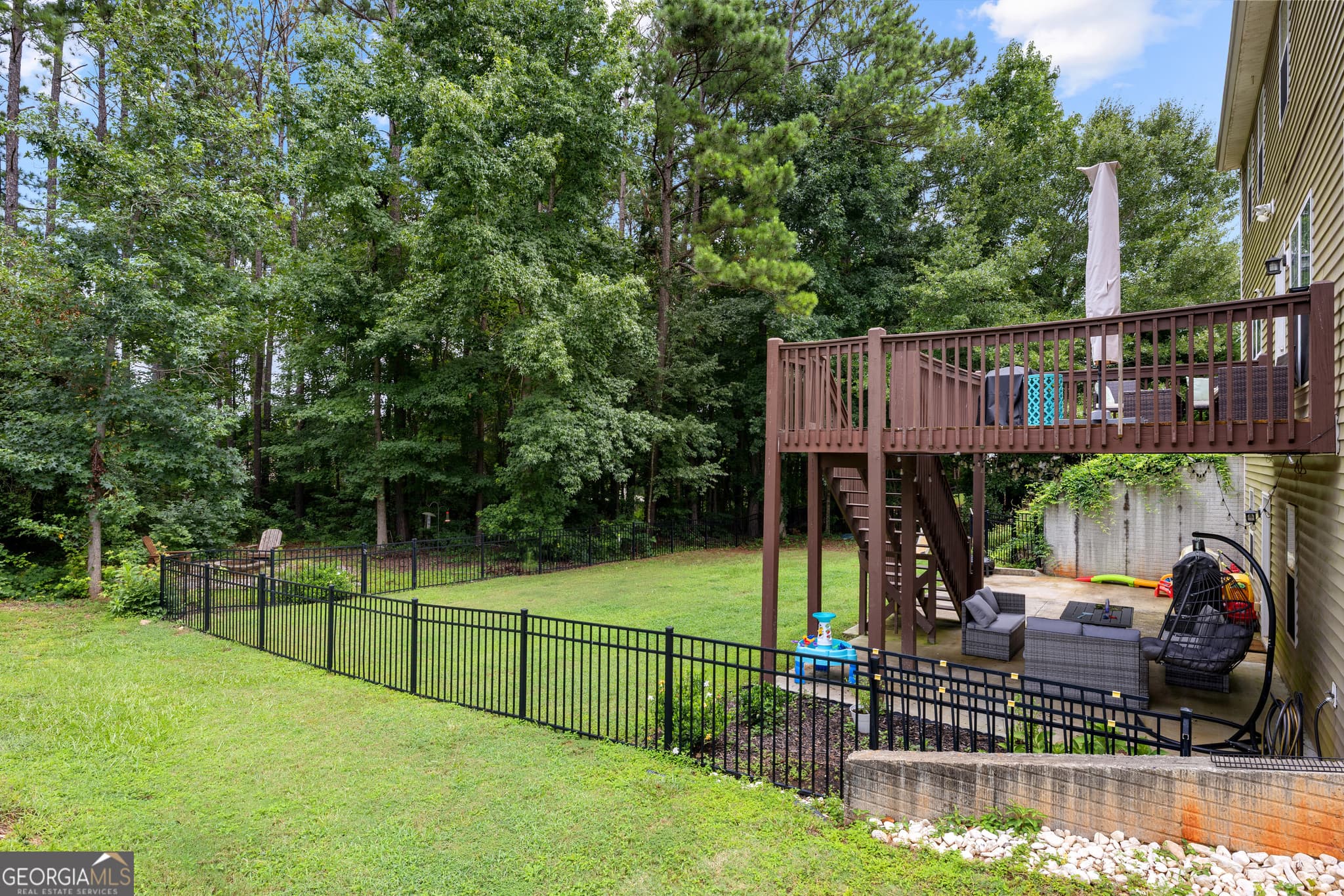 5 bedroom, 3.5 bathroom, 3,252 sq ft single family residence for sale at 65 Autumn Creek, Senoia, GA 30276 — photo 4