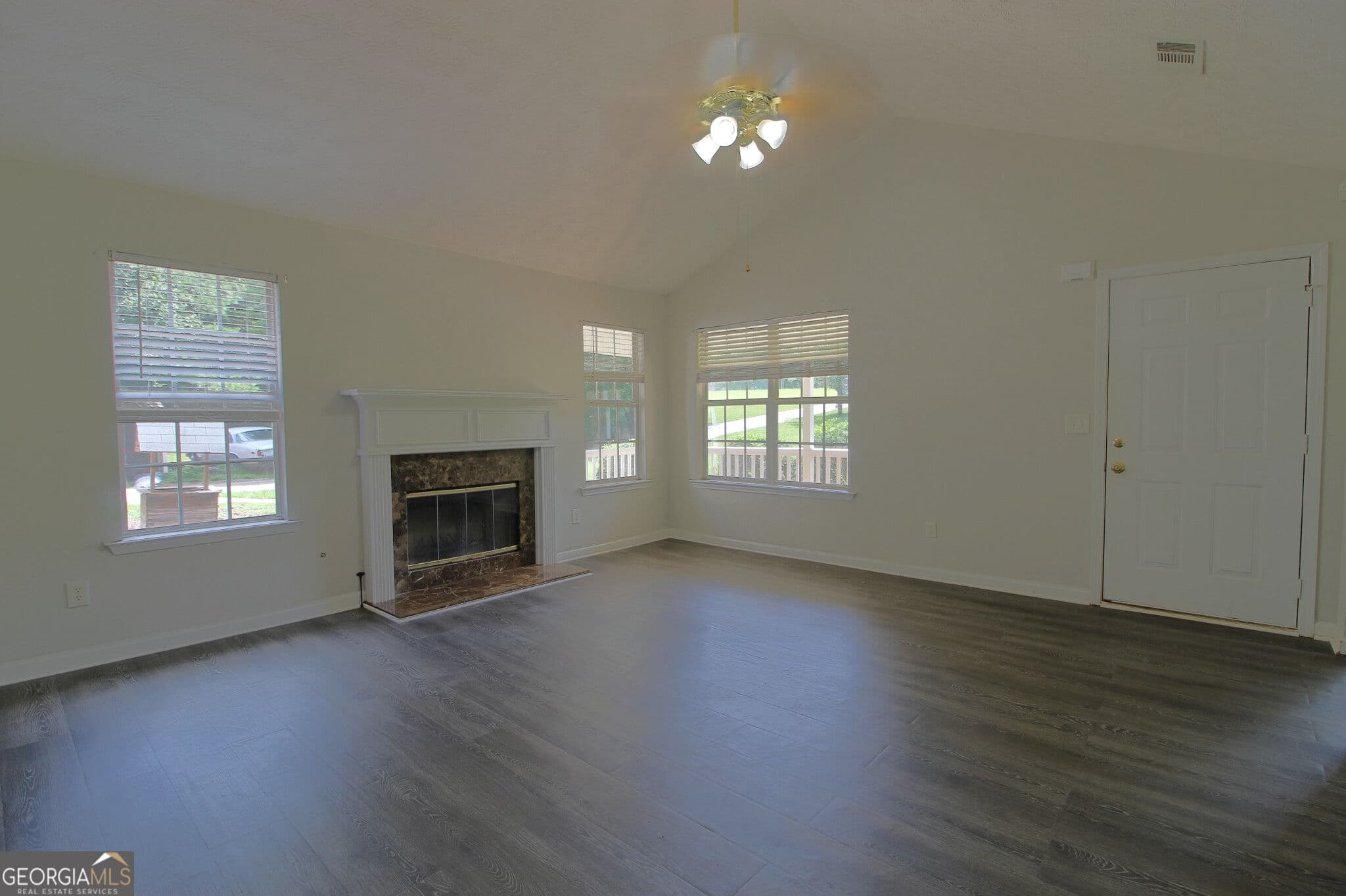 3 bedroom, 2 bathroom, 1,502 sq ft single family residence for sale at 5613 Hwy 81, Mcdonough, GA 30252 — photo 7