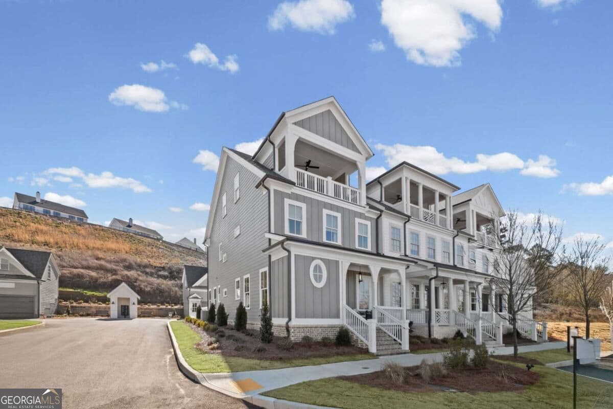 3 bedroom, 3.5 bathroom, 2,767 sq ft townhouse for sale at 529 Groover Street, Ball Ground, GA 30107 — photo 2