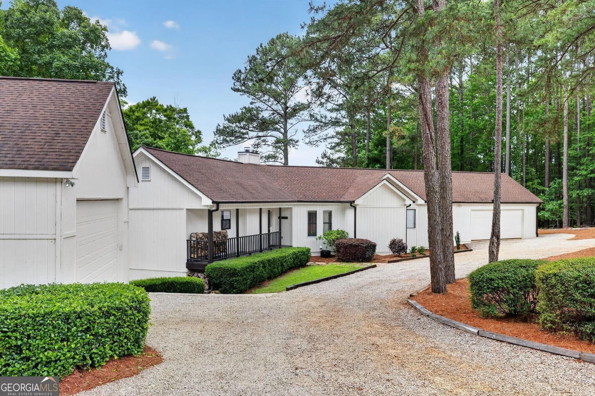5 bedroom, 3.5 bathroom, 3,888 sq ft single family residence for sale at 117 Forest Ridge Circle, Eatonton, GA 31024
