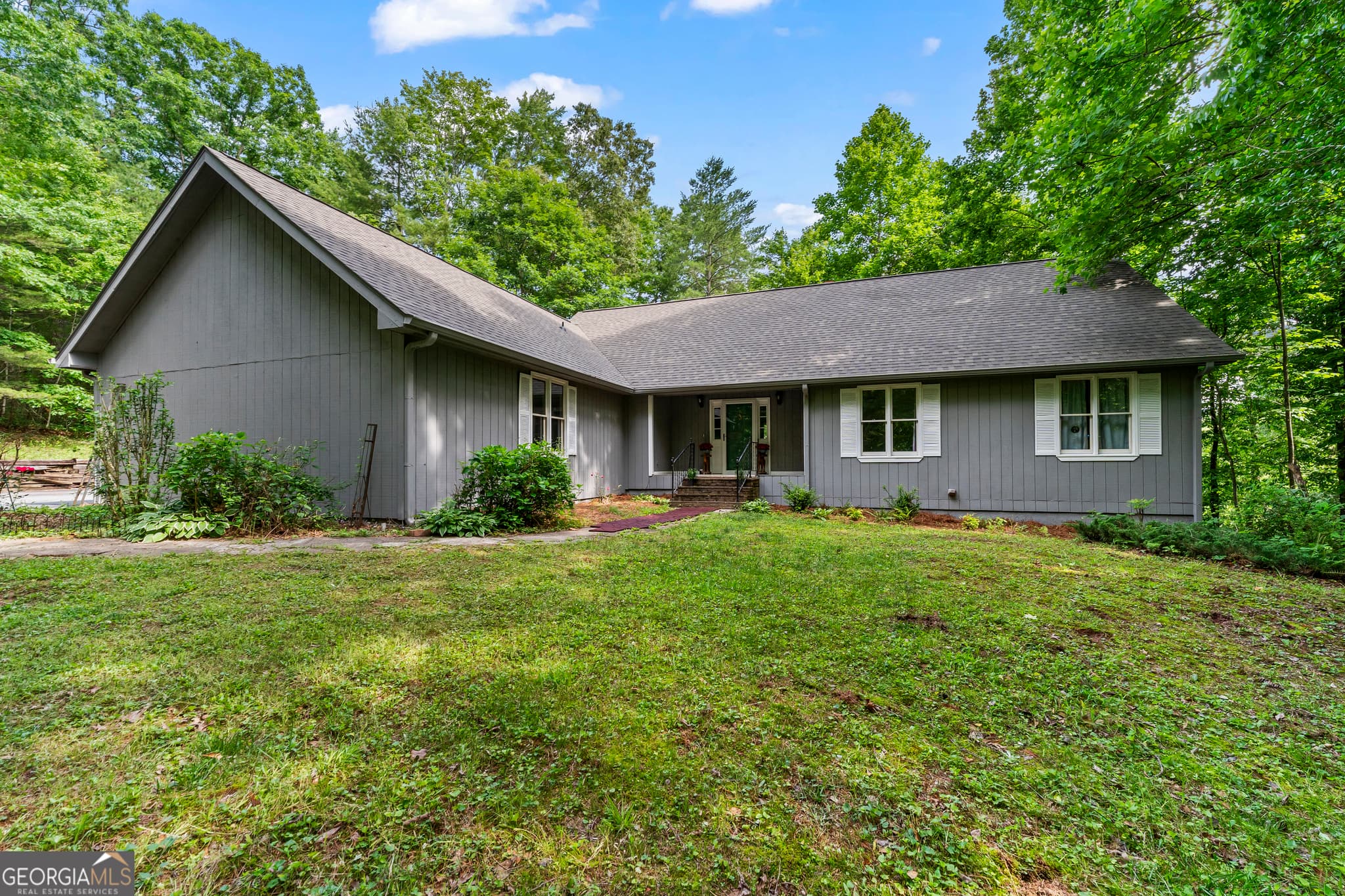 5 bedroom, 3 bathroom, 4,294 sq ft single family residence for sale at 262 Patrick Lane, Helen, GA 30545 — photo 3