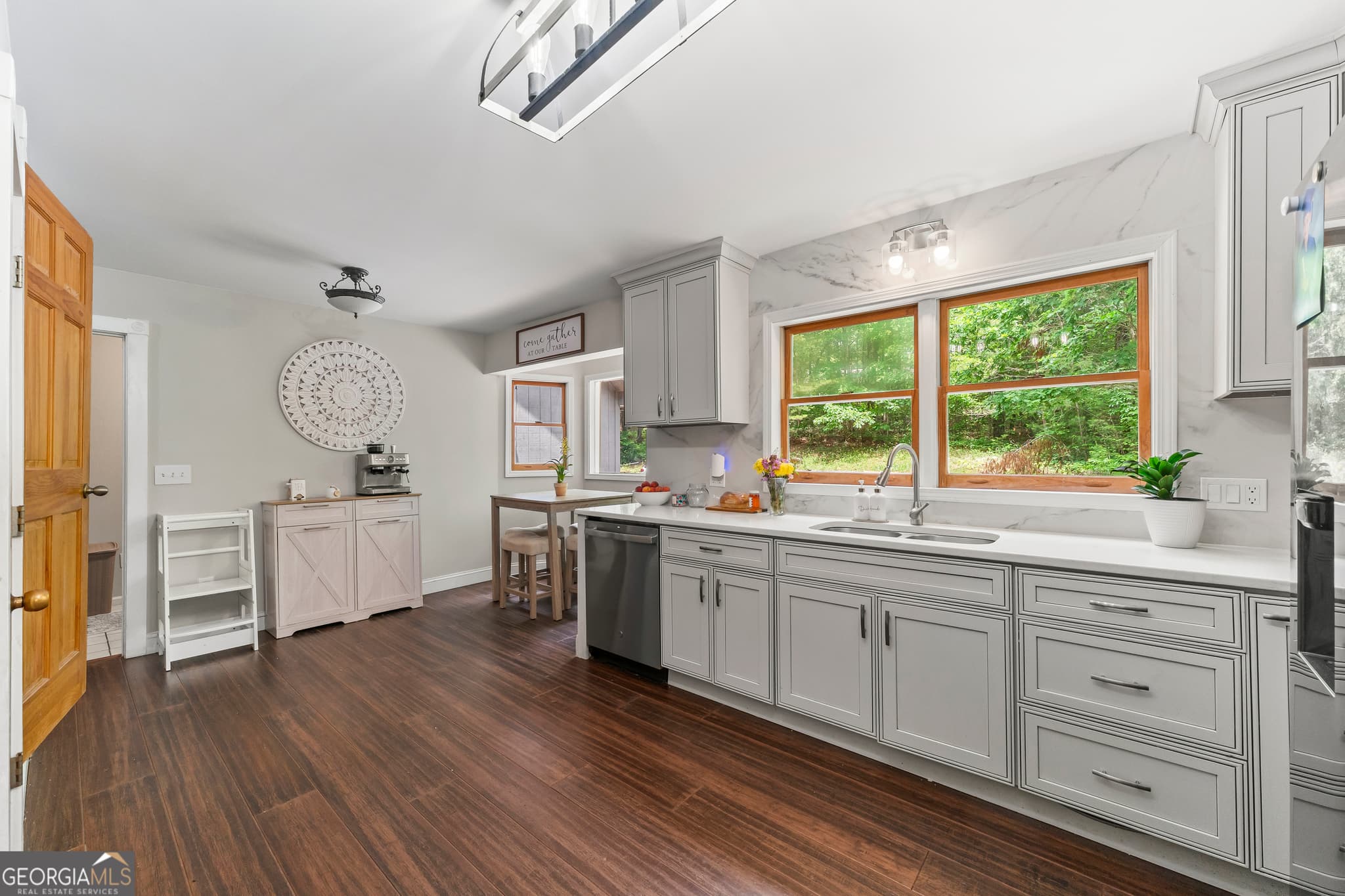 5 bedroom, 3 bathroom, 4,294 sq ft single family residence for sale at 262 Patrick Lane, Helen, GA 30545 — photo 10