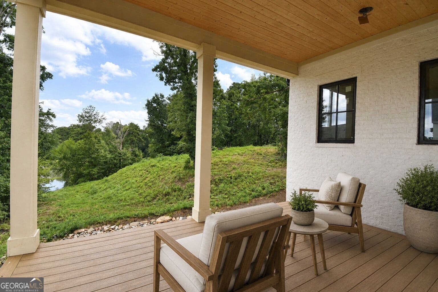 5 bedroom, 7 bathroom, 7,161 sq ft single family residence for sale at 5071 Kings Close, Alpharetta, GA 30004 — photo 9
