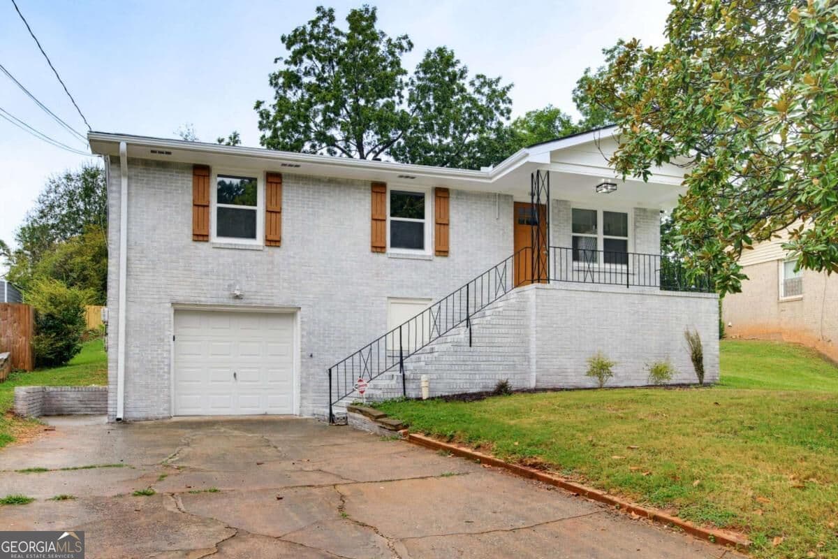 4 bedroom, 2 bathroom, 1,025 sq ft single family residence for sale at 1338 Georgia Avenue, East Point, GA 30344 — photo 2