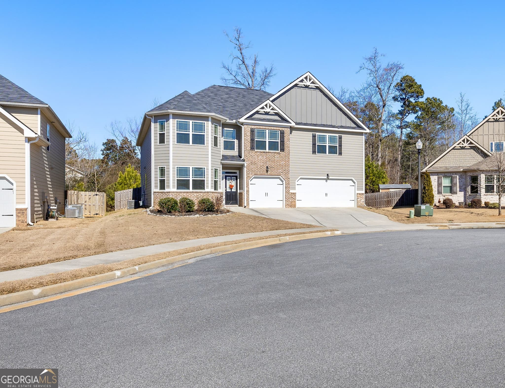 6 bedroom, 3.5 bathroom, 3,955 sq ft single family residence for sale at 166 Brookview Drive, Newnan, GA 30265 — photo 2