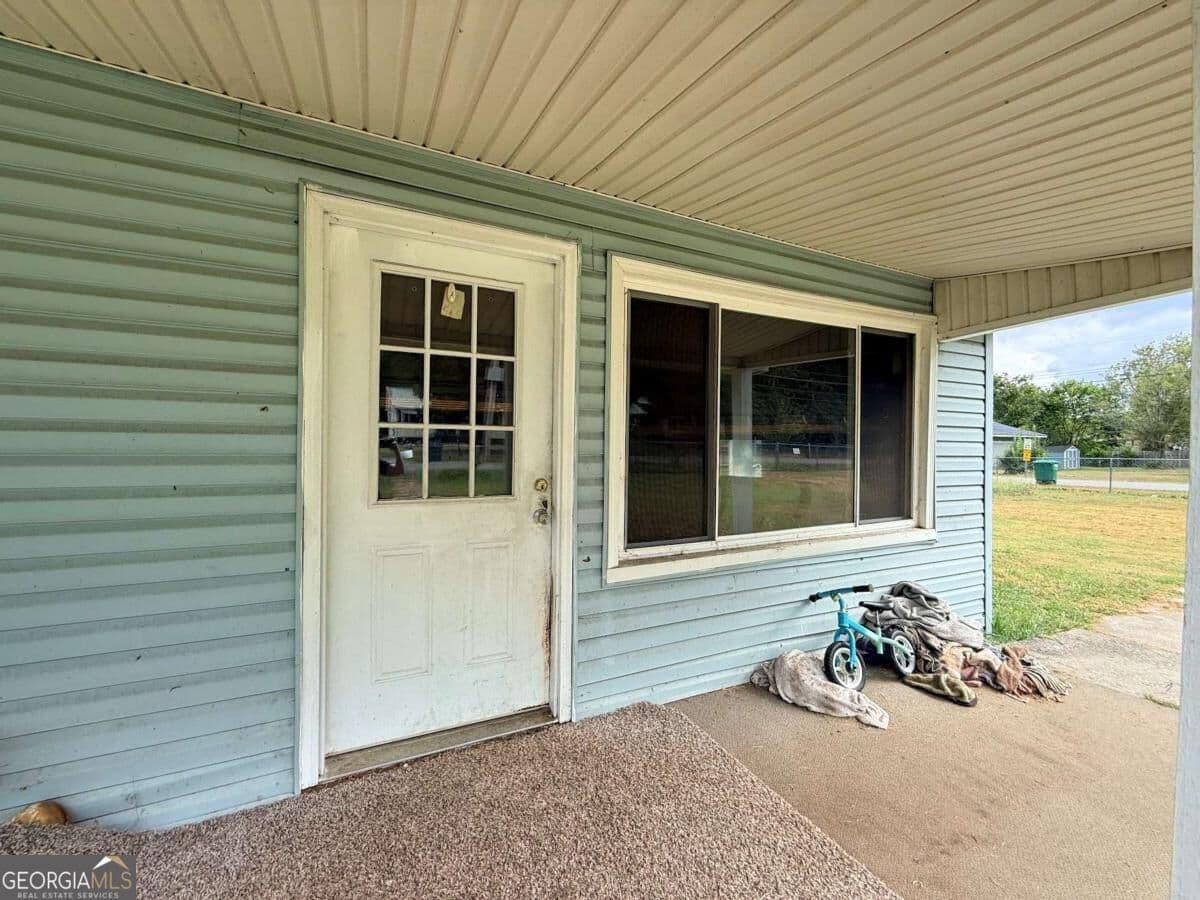 1 bedroom, 2 bathroom, 1,457 sq ft single family residence for sale at 645 James Street, Rossville, GA 30741 — photo 3