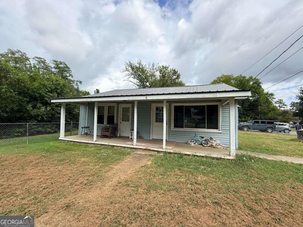1 bedroom, 2 bathroom, 1,457 sq ft single family residence for sale at 645 James Street, Rossville, GA 30741
