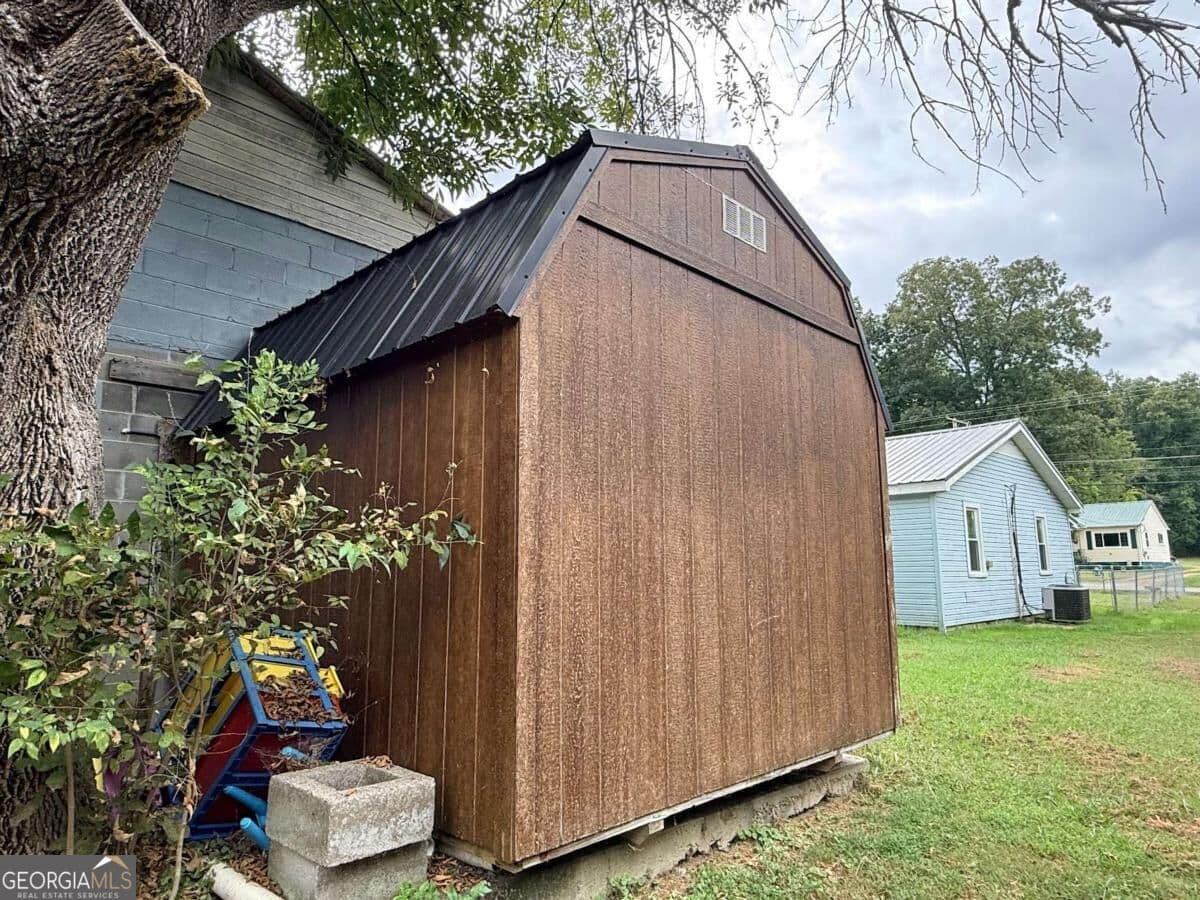 1 bedroom, 2 bathroom, 1,457 sq ft single family residence for sale at 645 James Street, Rossville, GA 30741 — photo 9