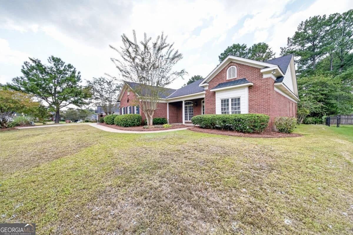 4 bedroom, 3 bathroom, 1,960 sq ft single family residence for sale at 1008 Timber Creek Way, Columbus, GA 31904 — photo 2