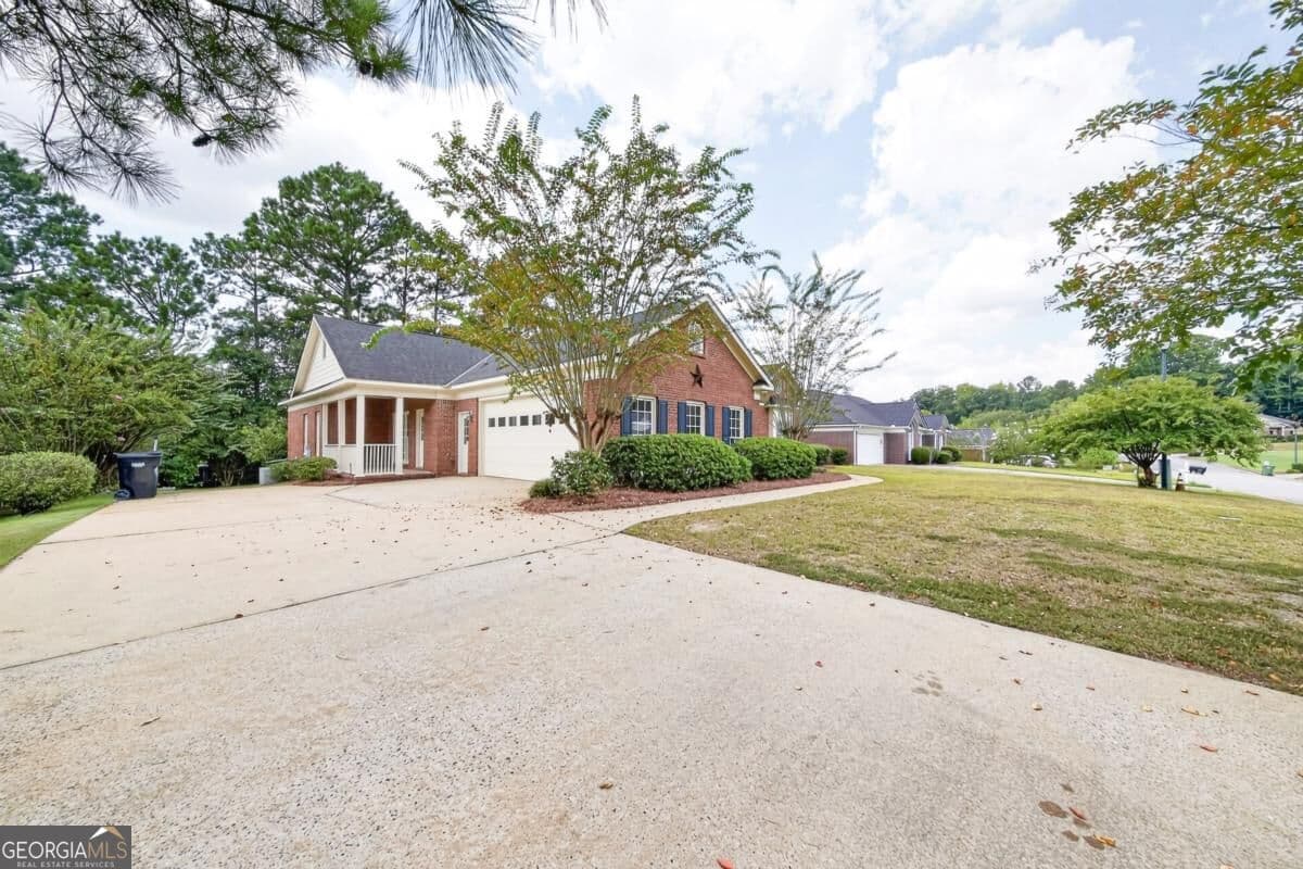 4 bedroom, 3 bathroom, 1,960 sq ft single family residence for sale at 1008 Timber Creek Way, Columbus, GA 31904 — photo 3