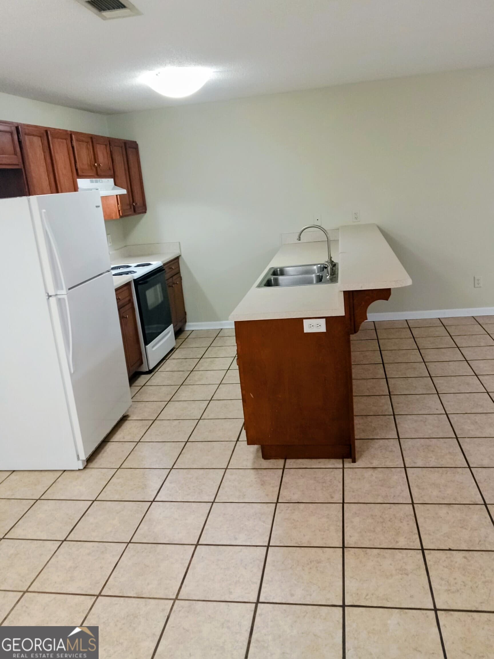 2 bedroom, 2 bathroom, 1,139 sq ft apartment for rent at 803 Cardinal Grove Court, Albany, GA 31701 for $900 a month — photo 3