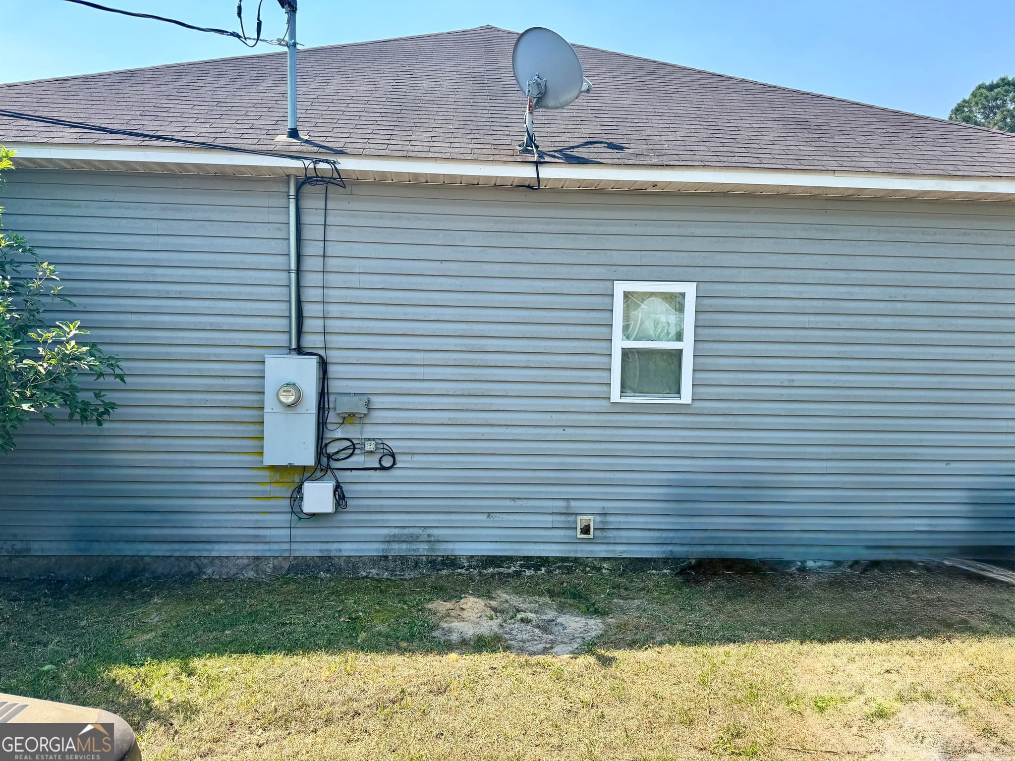 4 bedroom, 2 bathroom, 1,680 sq ft single family residence for sale at 2010 Cottonwood Street, Vidalia, GA 30474 — photo 2