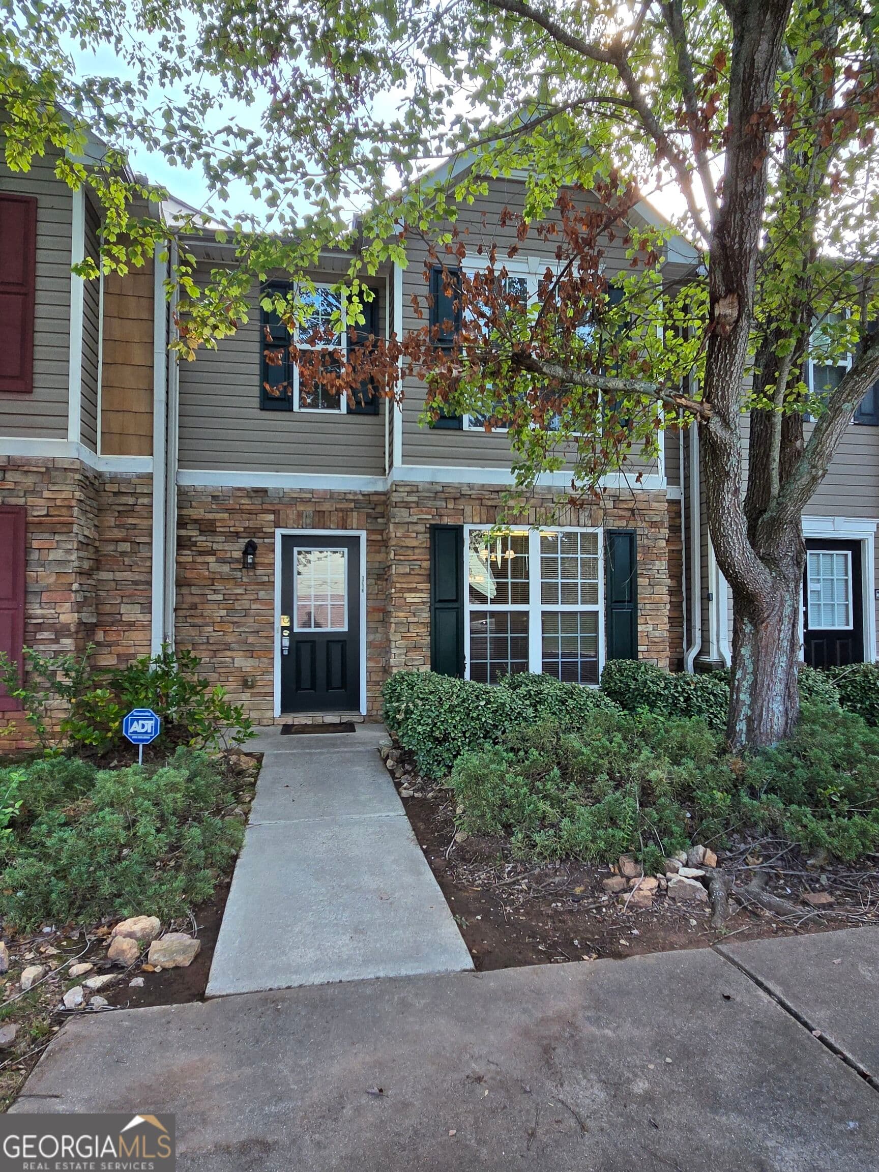3 bedroom, 2.5 bathroom, 1,512 sq ft townhouse for rent at 1718 Grove Way, Hampton, GA 30228 for $1,600 a month — photo 1 of 1