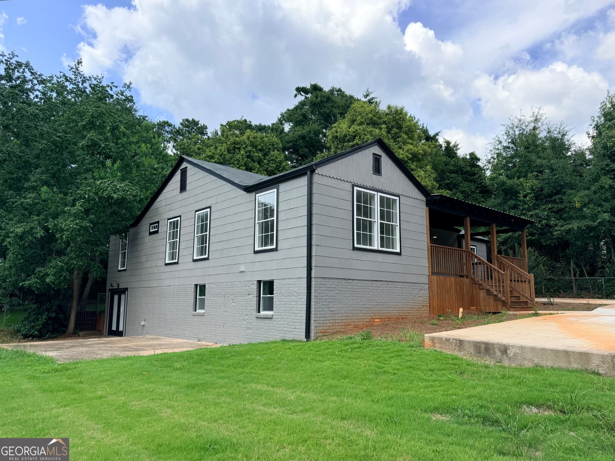4 bedroom, 3 bathroom, 2,508 sq ft single family residence for sale at 607 Hill Street, Thomaston, GA 30286 — photo 2