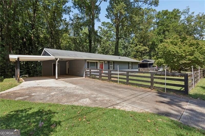 4 bedroom, 2 bathroom, 1,152 sq ft single family residence for sale at 31 Trina Avenue, Kennesaw, GA 30144 — photo 2
