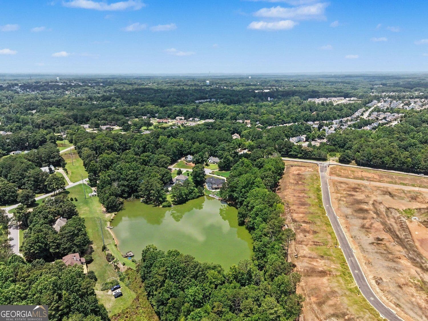 3 bedroom, 2 bathroom, 2,155 sq ft single family residence for sale at 84 Hidden Lakes Court, Newnan, GA 30263 — photo 7