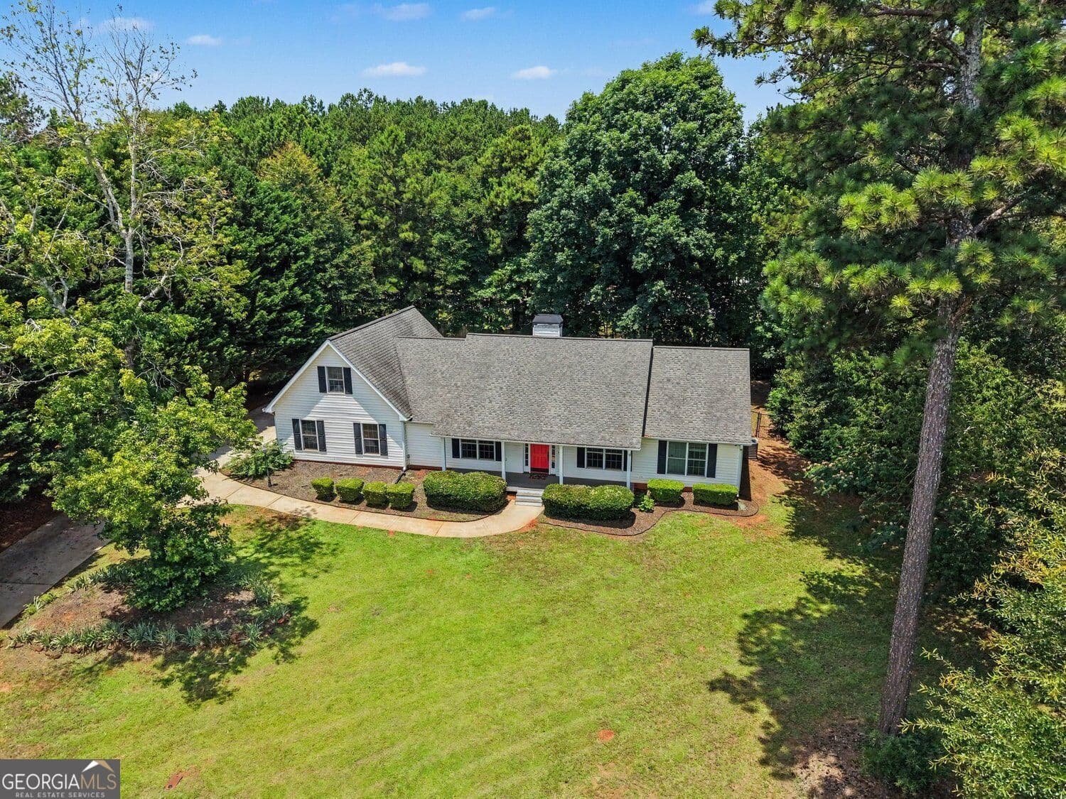3 bedroom, 2 bathroom, 2,155 sq ft single family residence for sale at 84 Hidden Lakes Court, Newnan, GA 30263 — photo 8