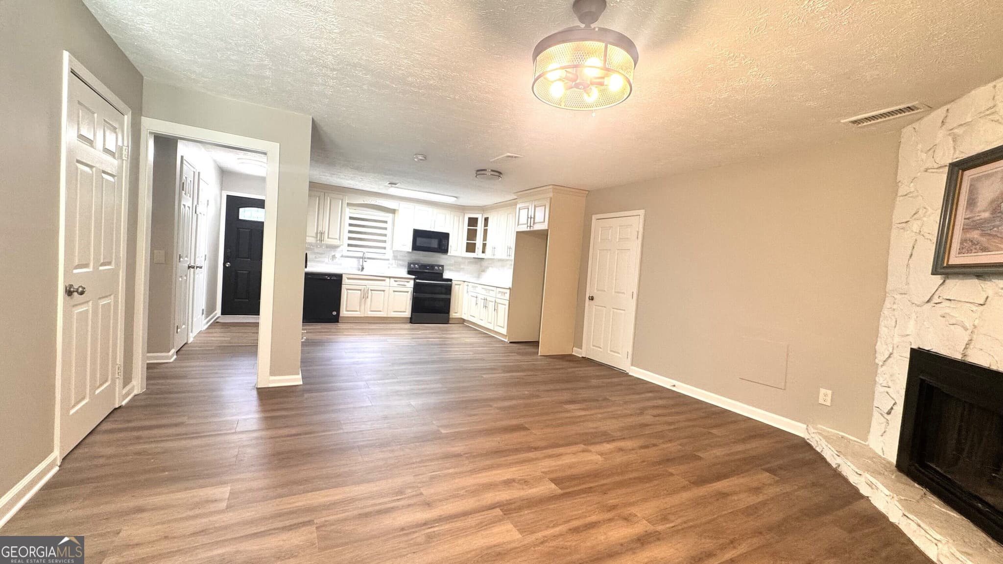 4 bedroom, 3 bathroom, 1,456 sq ft single family residence for sale at 4091 Big Valley Trail, Stone Mountain, GA 30083 — photo 8