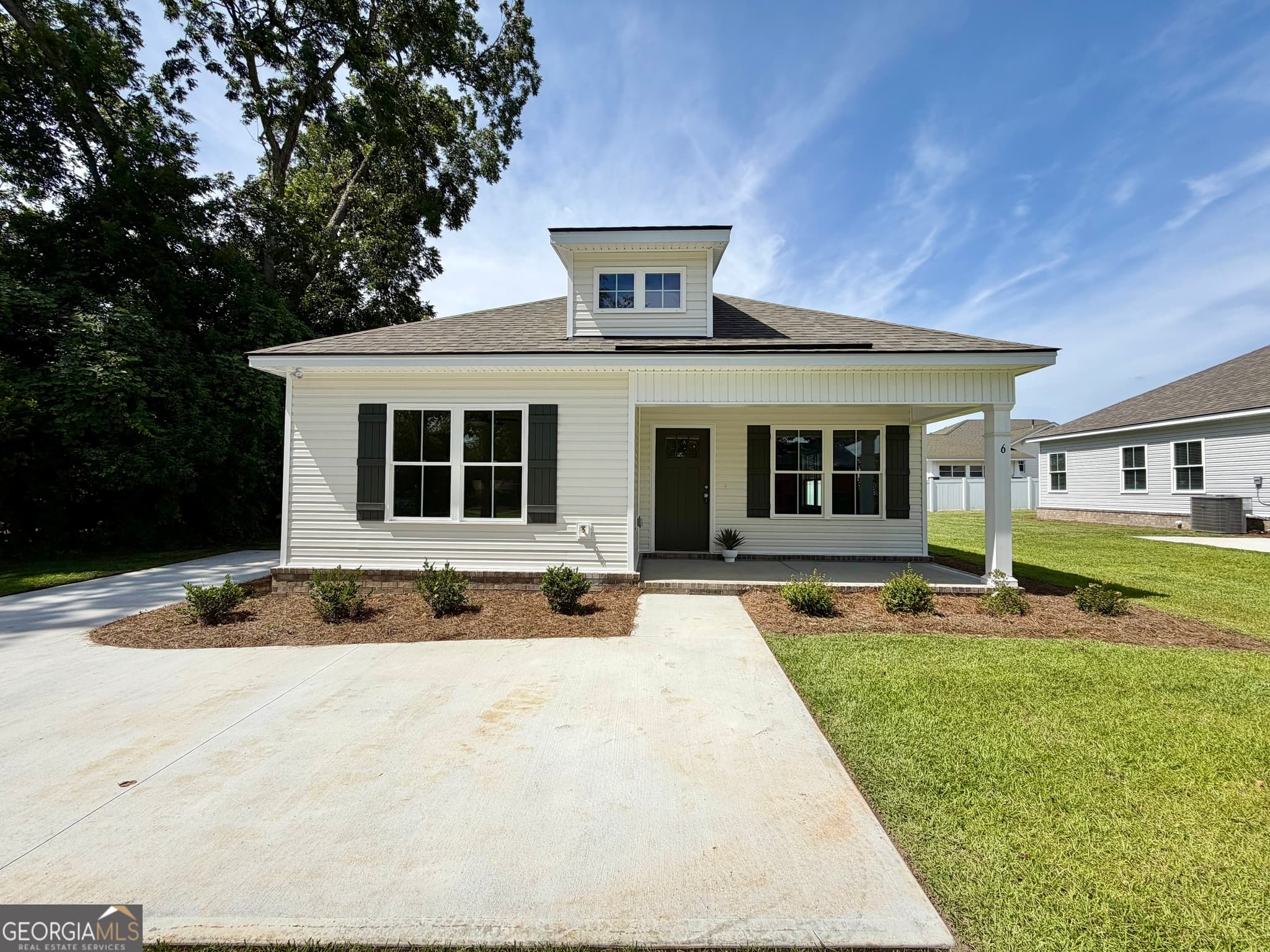 3 bedroom, 2 bathroom, 1,241 sq ft single family residence for sale at 6 Roundtree Street, Statesboro, GA 30458
