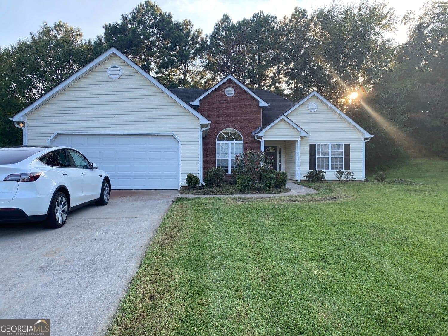 3 bedroom, 2 bathroom, 1,550 sq ft single family residence for rent at 4389 Ashlyn Rebecca Drive, Snellville, GA 30039 for $2,000 a month