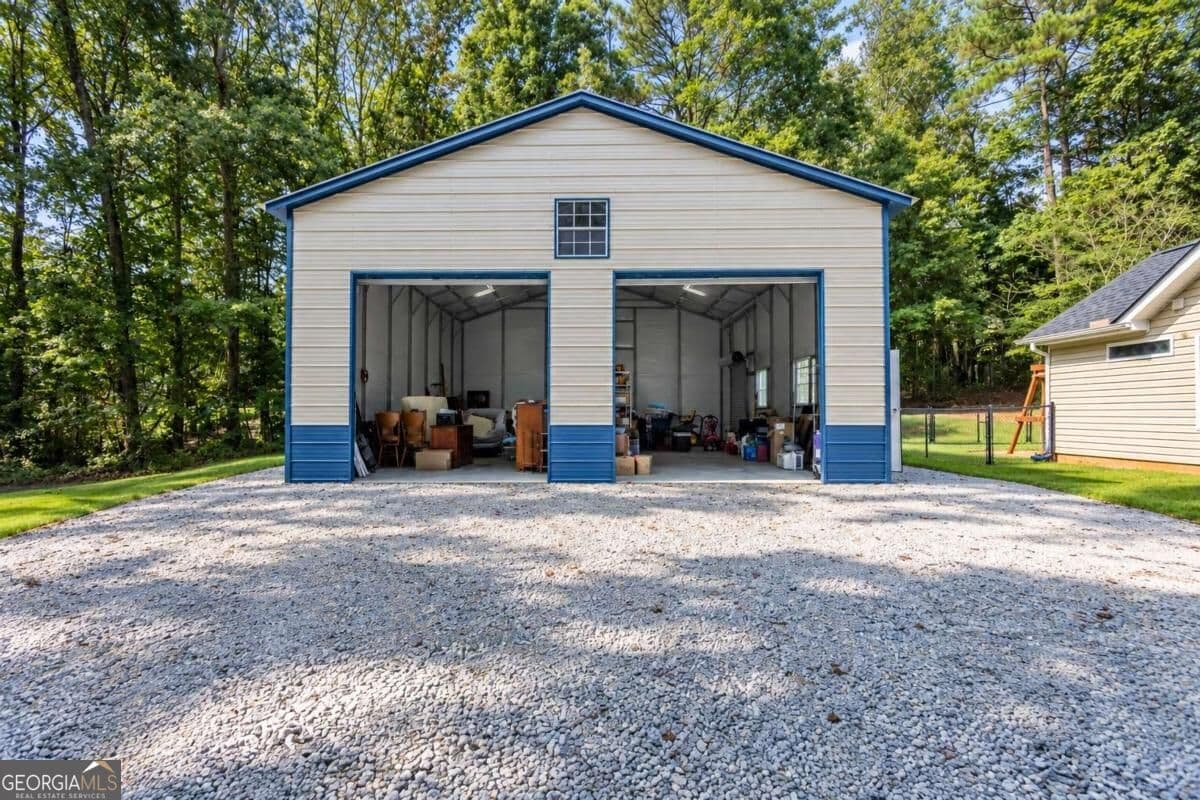 3 bedroom, 2 bathroom, 1,389 sq ft single family residence for sale at 2205 Maris Way, Monroe, GA 30655 — photo 6