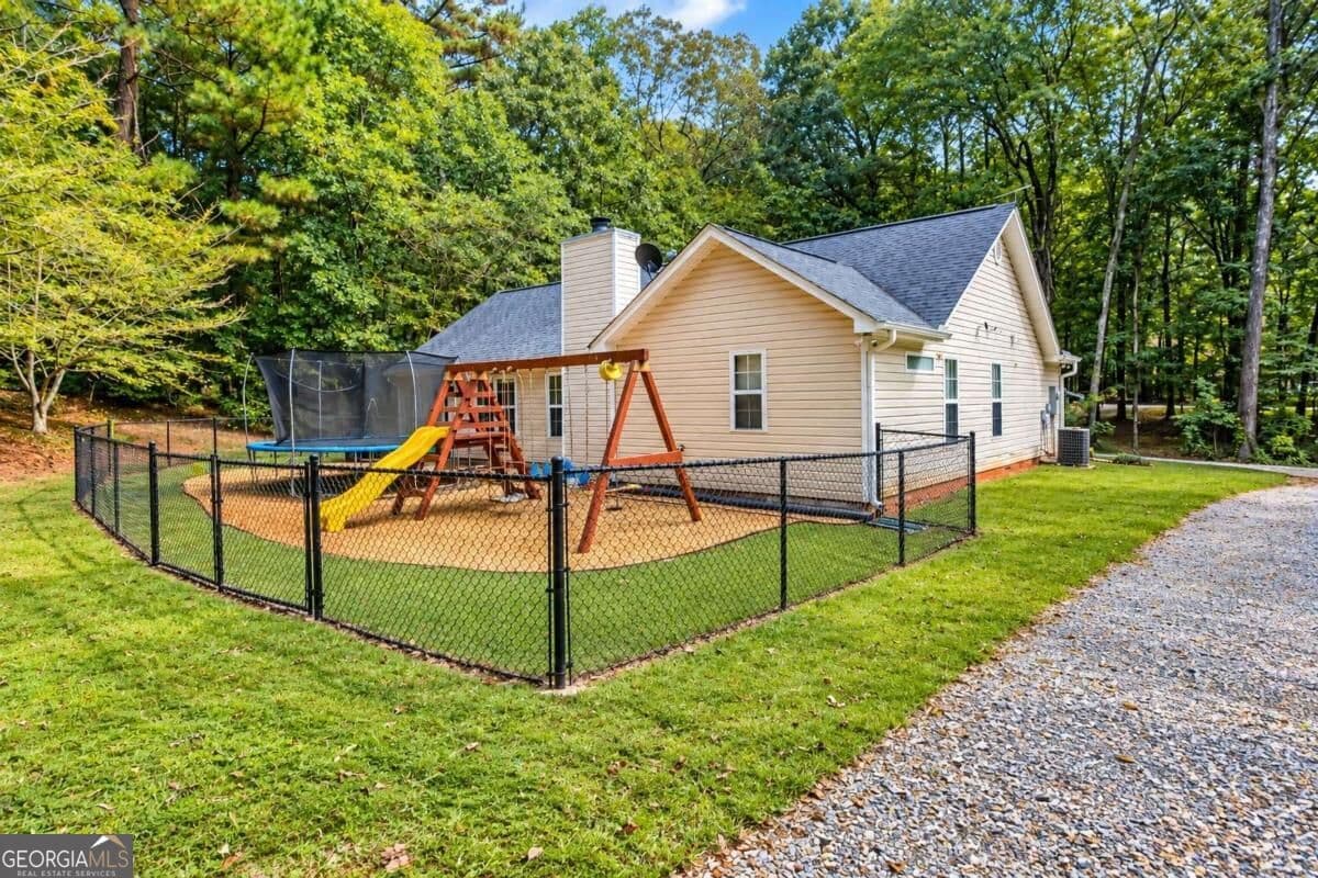 3 bedroom, 2 bathroom, 1,389 sq ft single family residence for sale at 2205 Maris Way, Monroe, GA 30655 — photo 7