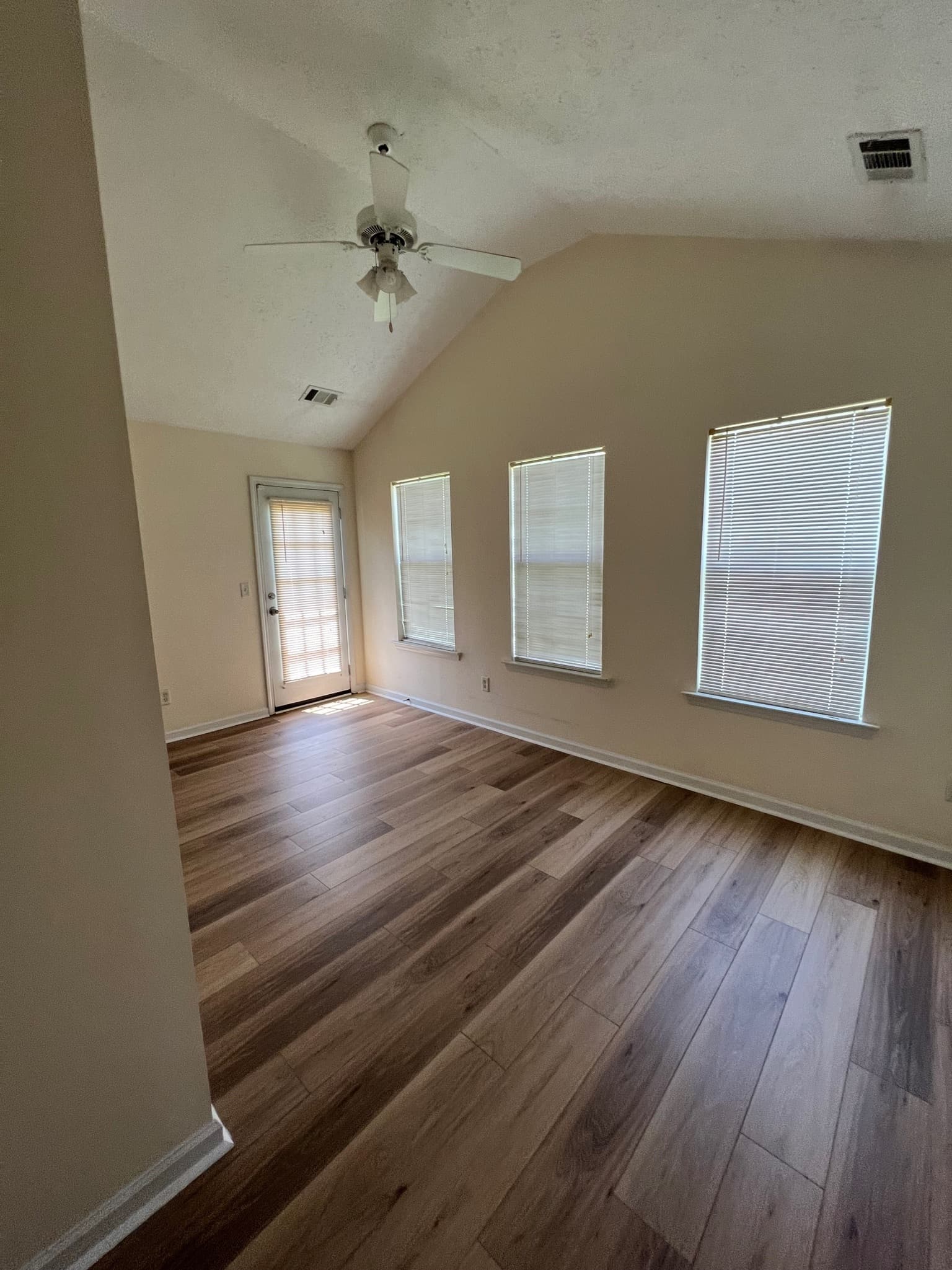 3 bedroom, 2 bathroom, 1,800 sq ft single family residence for rent at 3769 Stagecoach Pass, Ellenwood, GA 30294 for $2,150 a month — photo 6