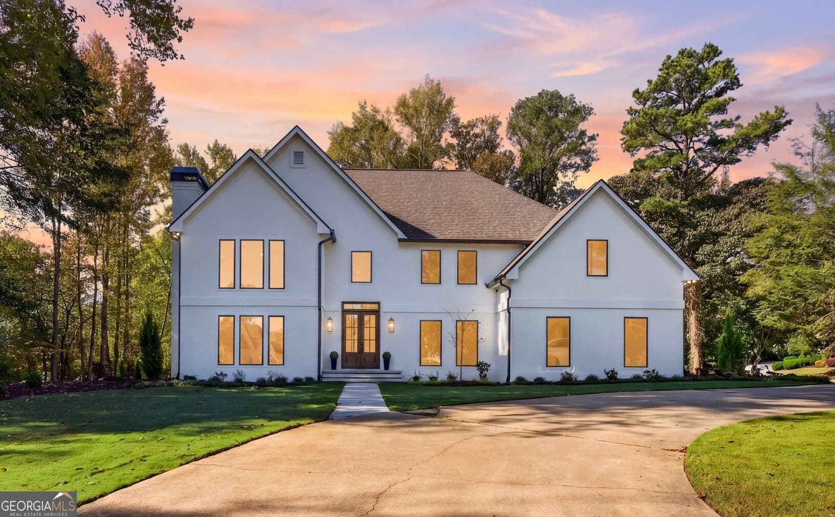 4 bedroom, 4.5 bathroom, 5,080 sq ft single family residence for sale at 9290 Prestwick Club Drive, Johns Creek, GA 30097 — photo 2