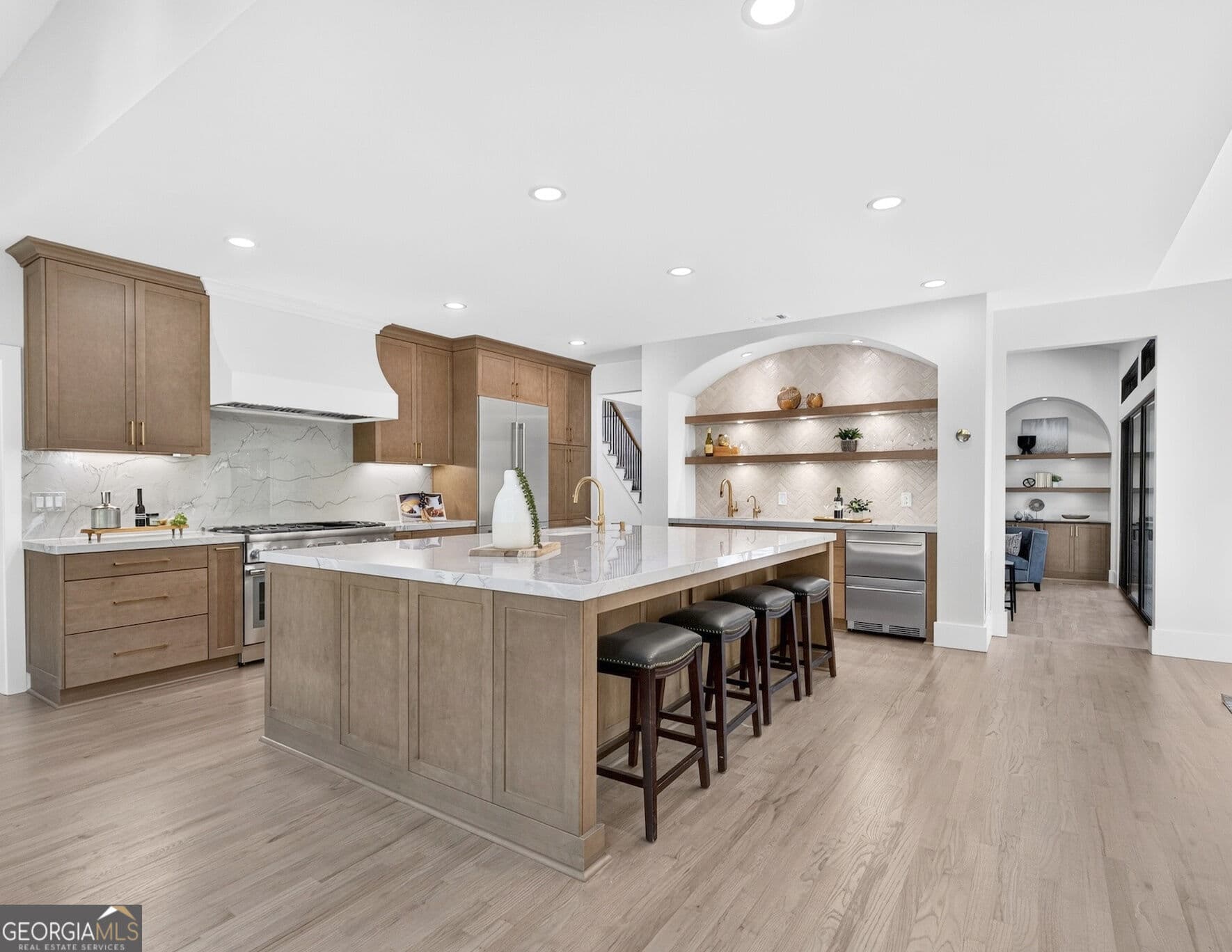 4 bedroom, 4.5 bathroom, 5,080 sq ft single family residence for sale at 9290 Prestwick Club Drive, Johns Creek, GA 30097 — photo 7