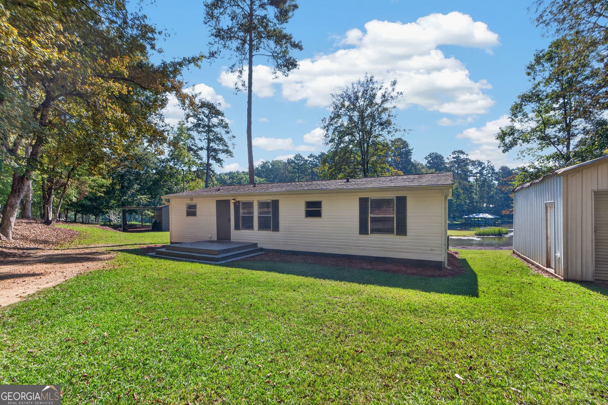 3 bedroom, 2 bathroom, 1,144 sq ft manufactured home,single family residence for sale at 182 De Jarnette Road, Eatonton, GA 31024
