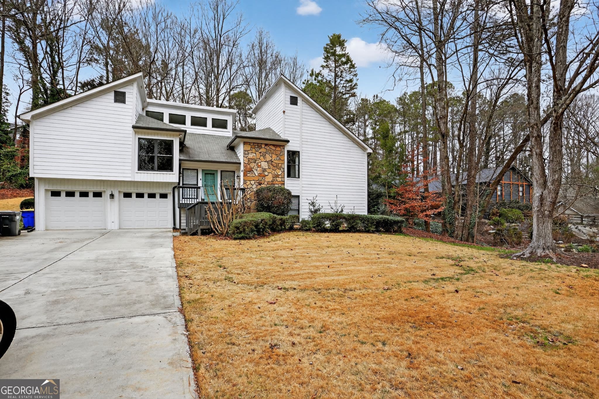 5 bedroom, 3 bathroom, 3,200 sq ft single family residence for rent at 3445 Johnson Ferry Road, Roswell, GA 30075 for $3,540 a month — photo 2