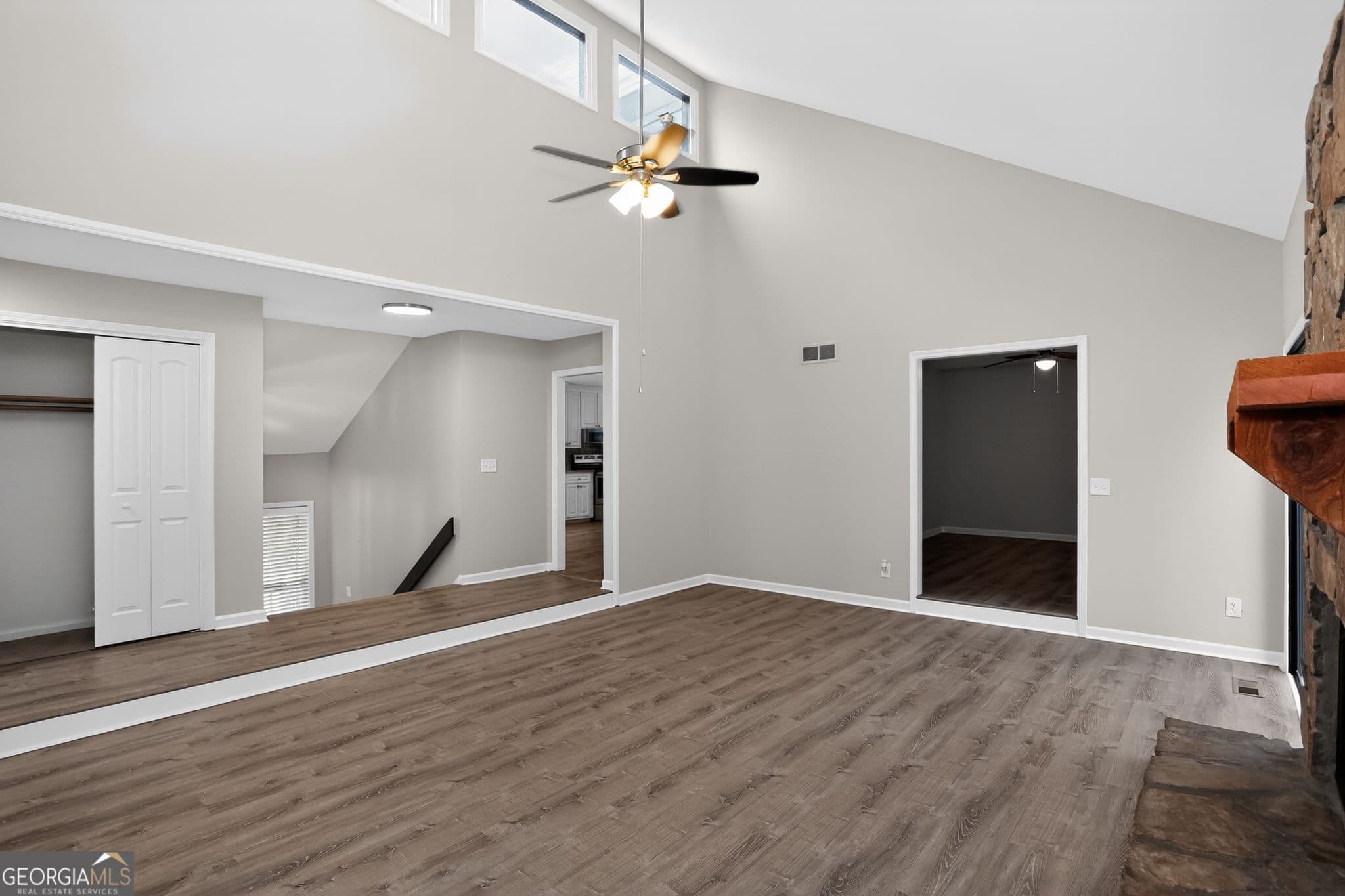 5 bedroom, 3 bathroom, 3,200 sq ft single family residence for rent at 3445 Johnson Ferry Road, Roswell, GA 30075 for $3,540 a month — photo 6