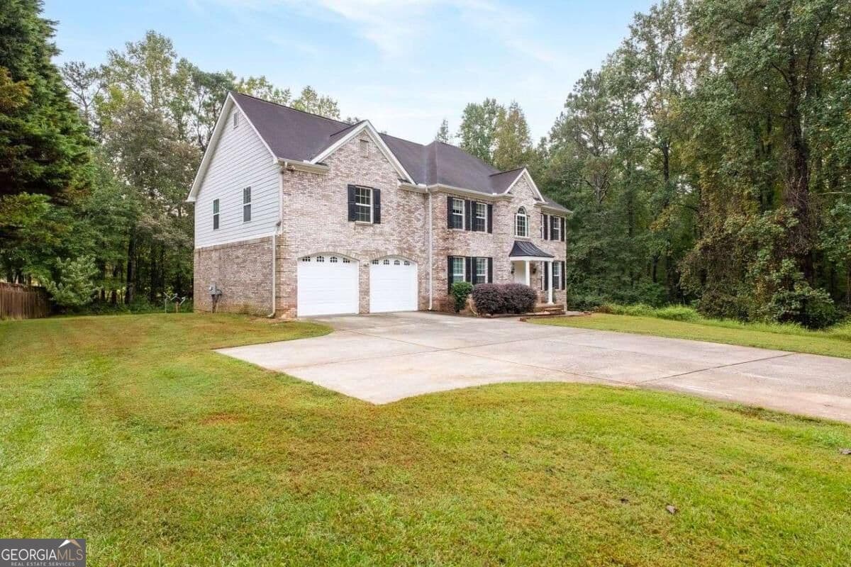 6 bedroom, 5 bathroom, 5,075 sq ft single family residence for rent at 6031 Burnt Hickory Trail, Powder Springs, GA 30127 for $3,100 a month — photo 3