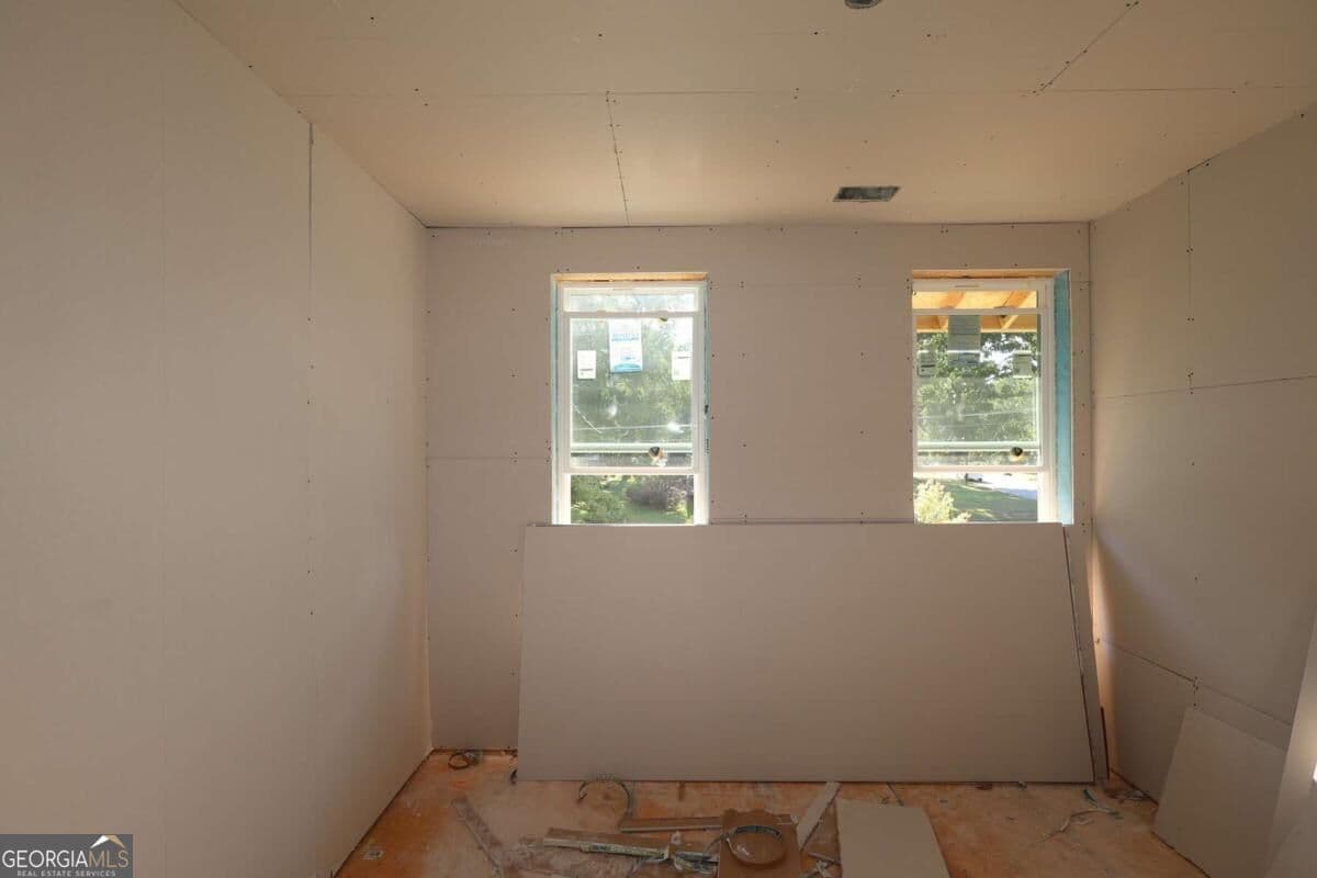 4 bedroom, 3.5 bathroom, 2,265 sq ft single family residence for sale at 799 Auguste Avenue, Scottdale, GA 30079 — photo 8