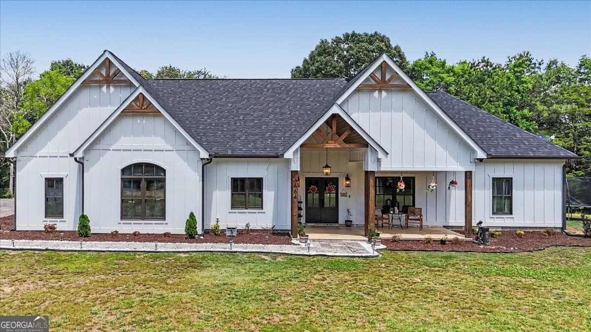 4 bedroom, 2.5 bathroom, 2,700 sq ft single family residence sold at 464 Lancaster Road, Adairsville, GA 30103