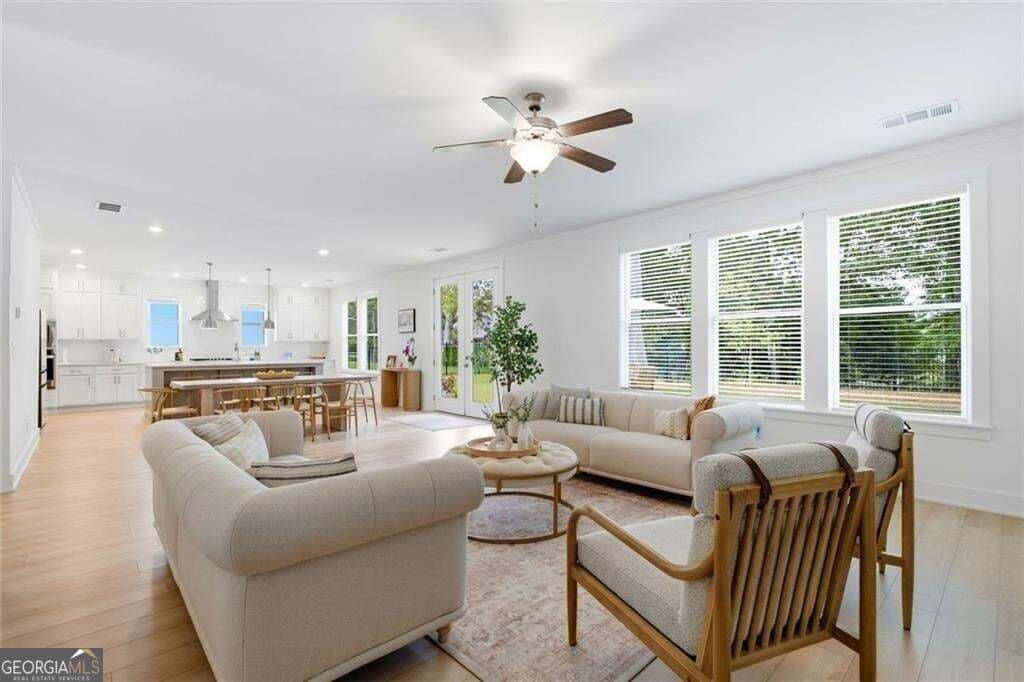 5 bedroom, 4 bathroom, 3,206 sq ft single family residence for rent at 5045 Reserve Drive, Cumming, GA 30040 for $4,400 a month — photo 5