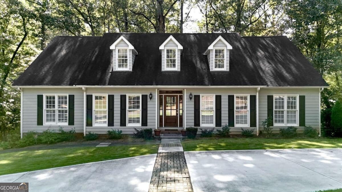 5 bedroom, 3 bathroom, 3,487 sq ft single family residence for sale at 55 Timberlake Cove, Cartersville, GA 30121 — photo 2