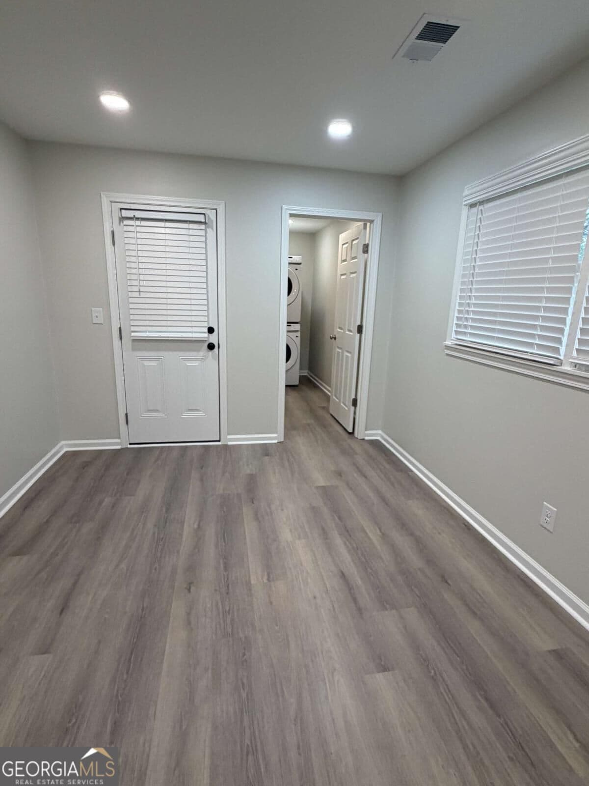 3 bedroom, 2 bathroom, 1,056 sq ft single family residence for sale at 1320 Newton Drive, Tifton, GA 31794 — photo 6