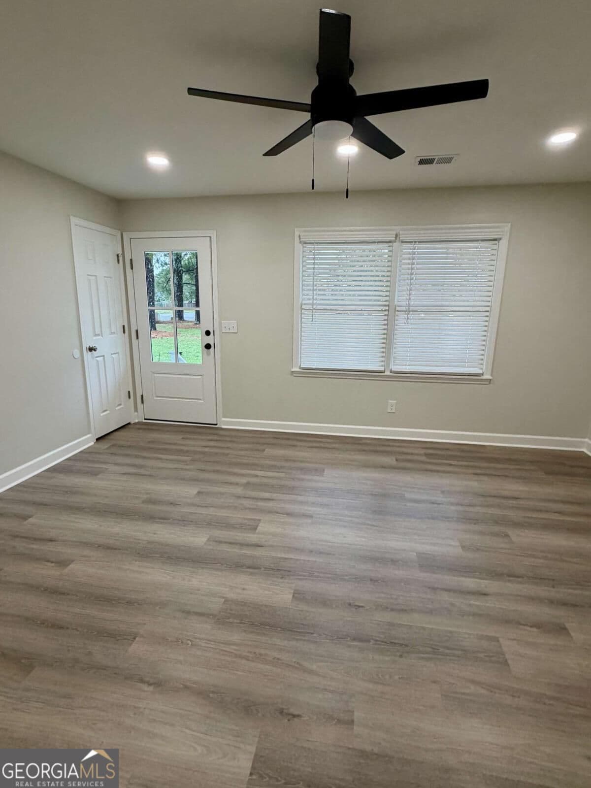 3 bedroom, 2 bathroom, 1,056 sq ft single family residence for sale at 1320 Newton Drive, Tifton, GA 31794 — photo 8