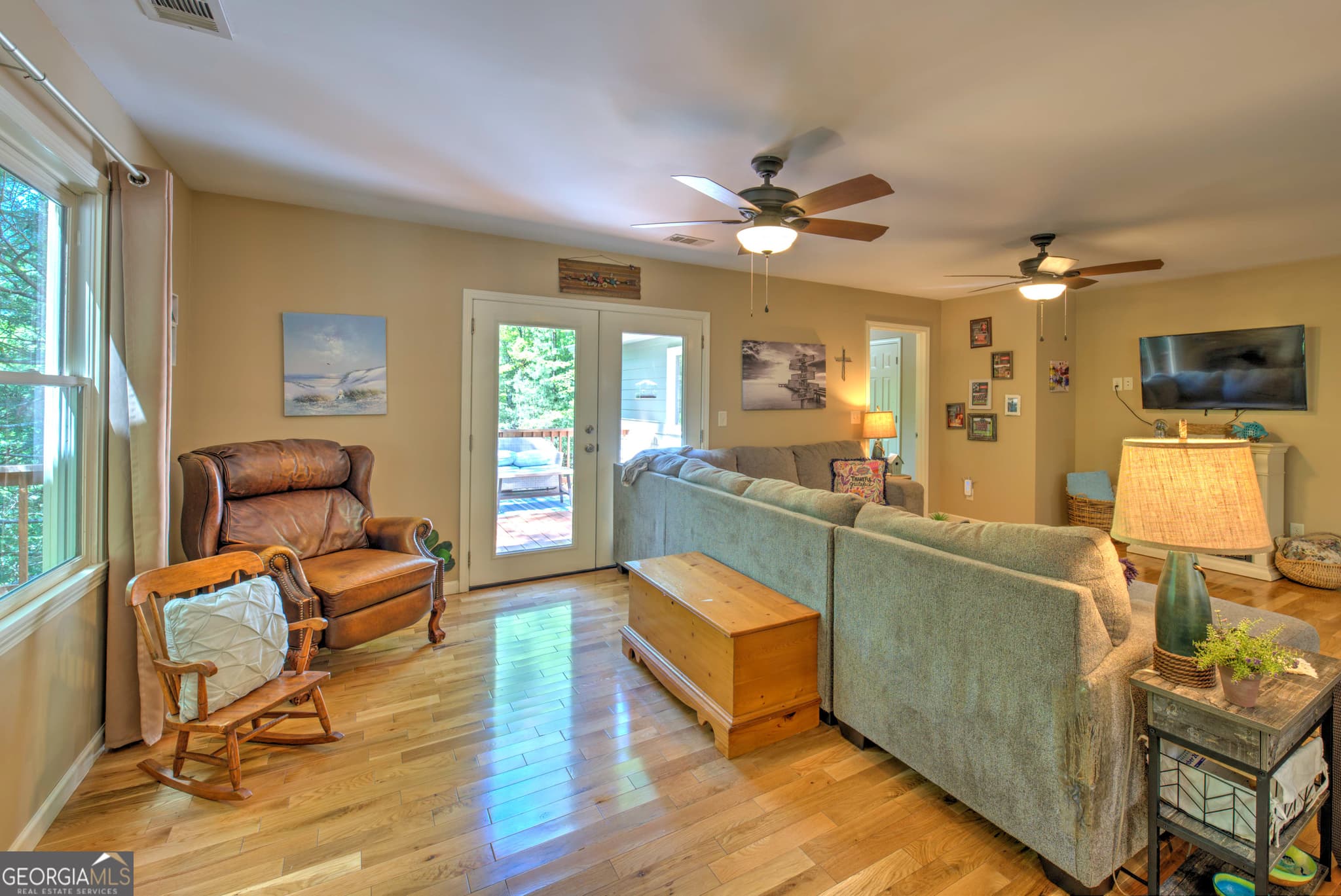 3 bedroom, 2 bathroom, 1,792 sq ft single family residence for sale at 16 Abby Lane, Clayton, GA 30525 — photo 3