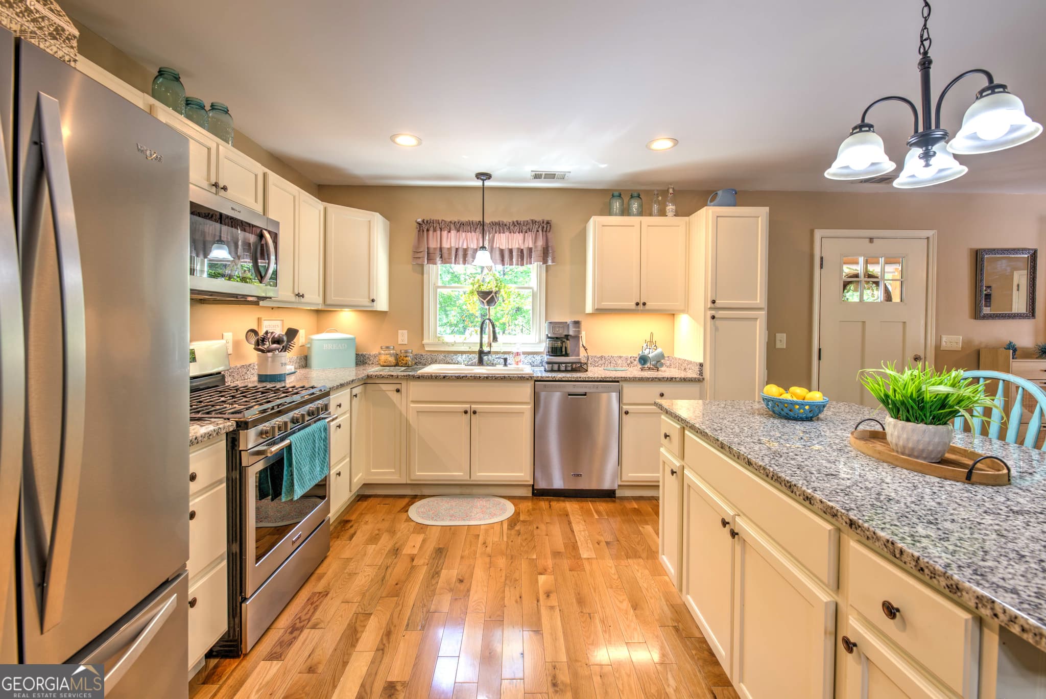 3 bedroom, 2 bathroom, 1,792 sq ft single family residence for sale at 16 Abby Lane, Clayton, GA 30525 — photo 5
