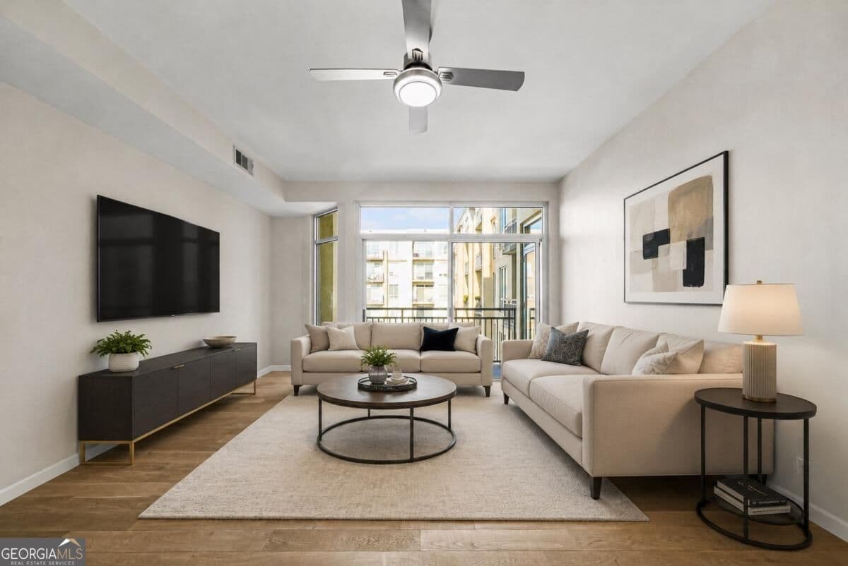 1 bedroom, 1.5 bathroom, 901 sq ft condominium for rent at 711 Cosmopolitan Drive 622, Atlanta, GA 30324 for $2,000 a month — photo 1 of 26