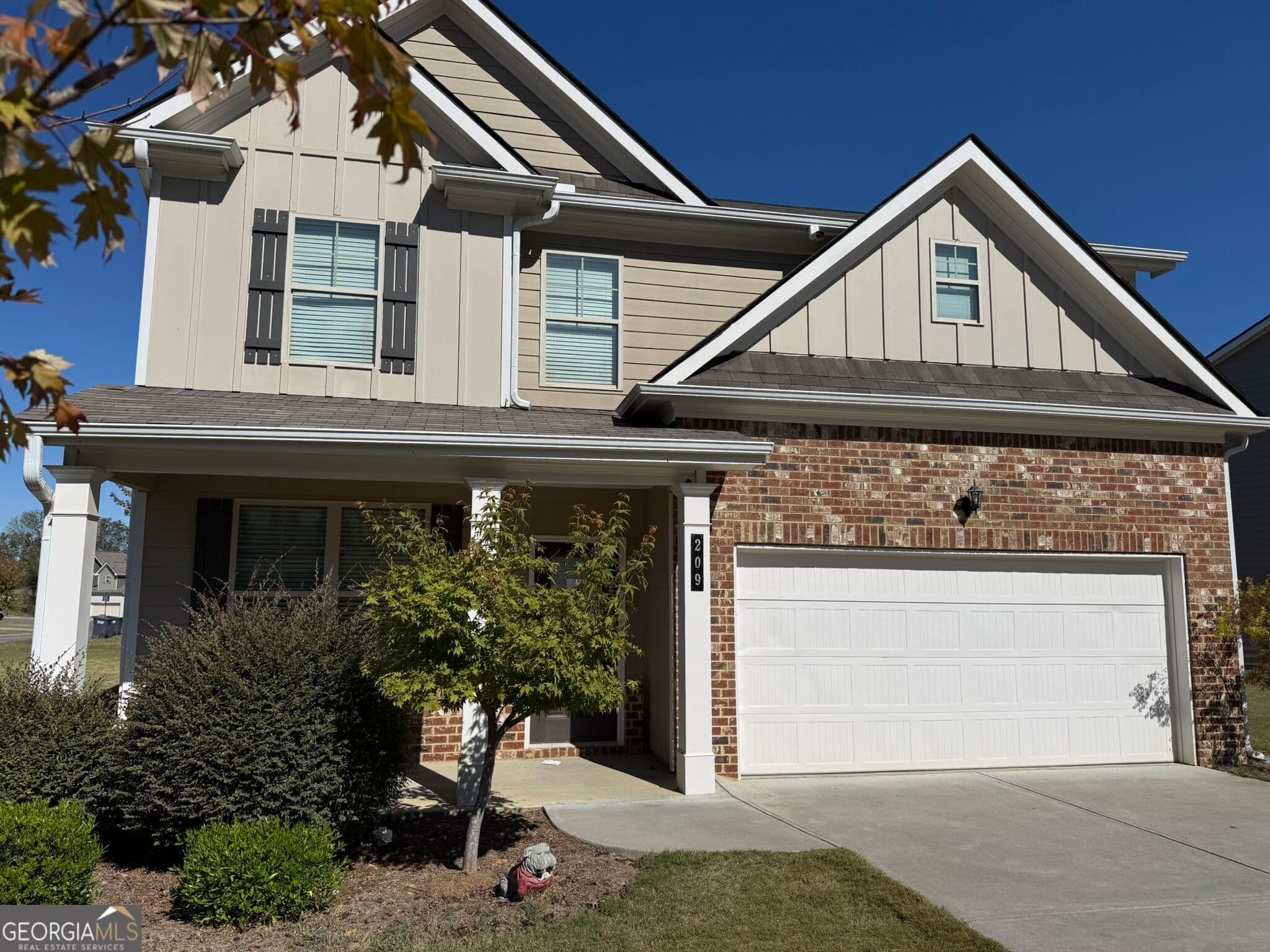 4 bedroom, 2.5 bathroom, 2,269 sq ft single family residence for rent at 209 McGinnis Circle, Calhoun, GA 30701 for $1,995 a month — photo 2