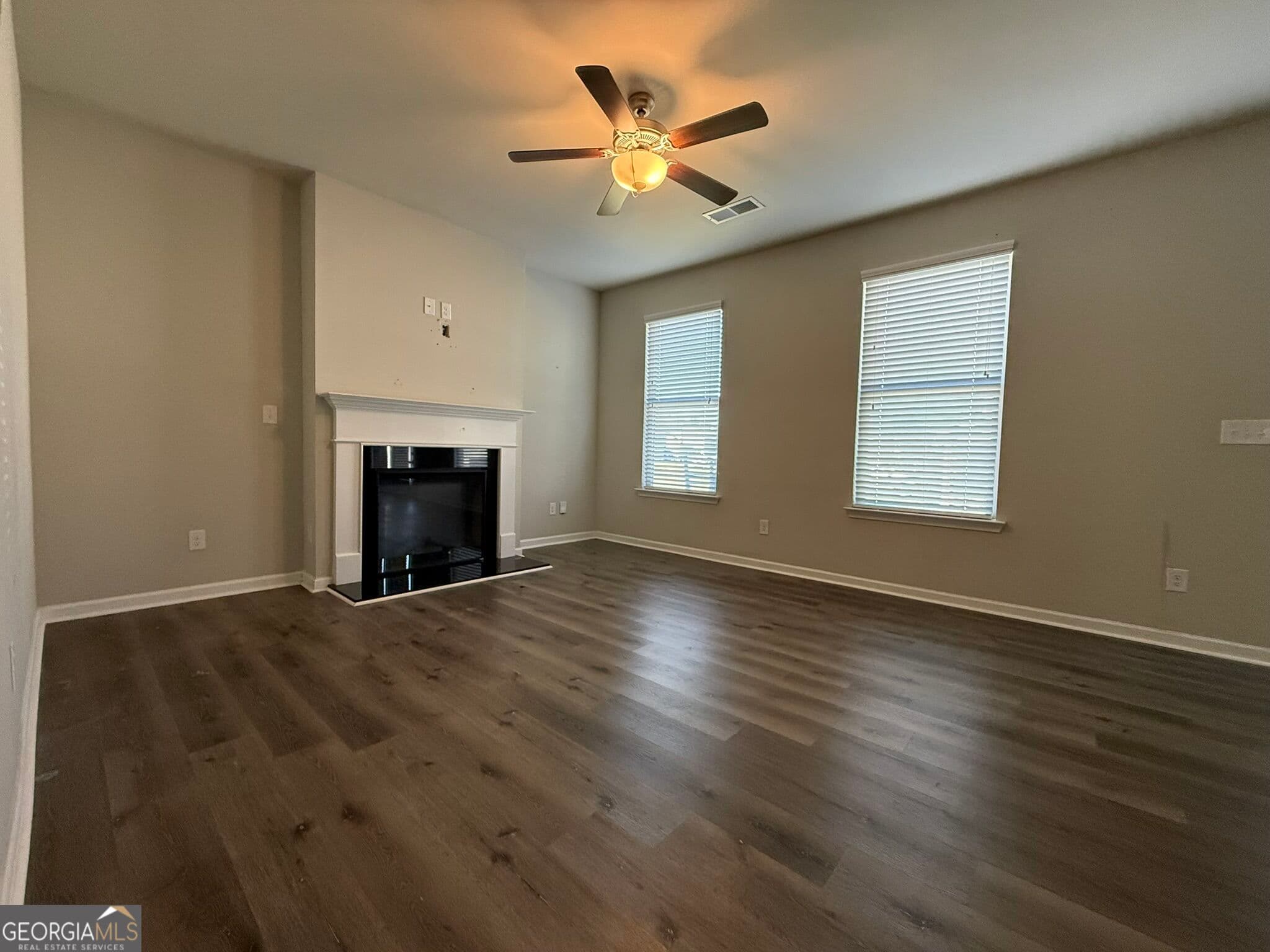 4 bedroom, 2.5 bathroom, 2,269 sq ft single family residence for rent at 209 McGinnis Circle, Calhoun, GA 30701 for $1,995 a month — photo 6