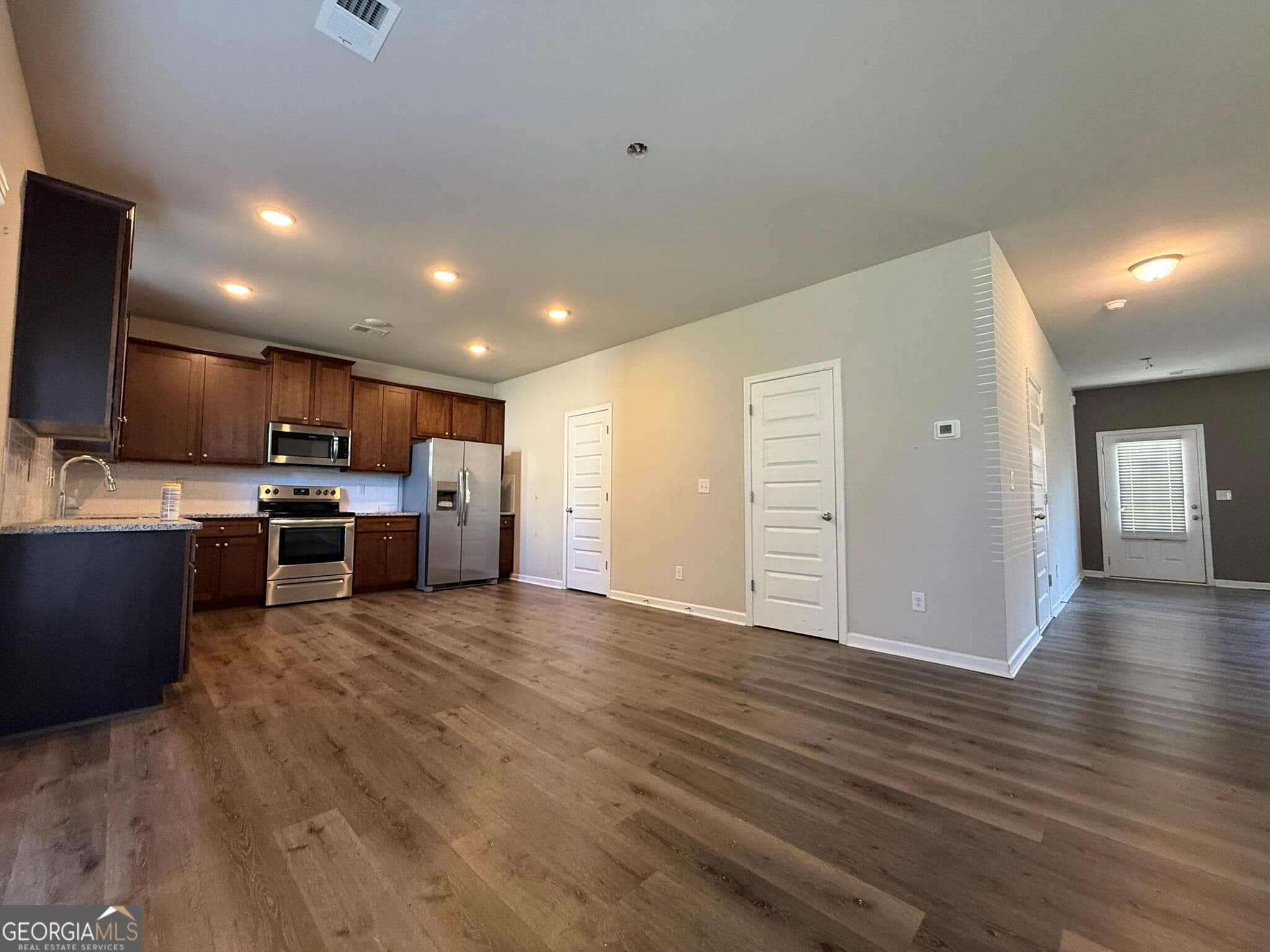 4 bedroom, 2.5 bathroom, 2,269 sq ft single family residence for rent at 209 McGinnis Circle, Calhoun, GA 30701 for $1,995 a month — photo 9