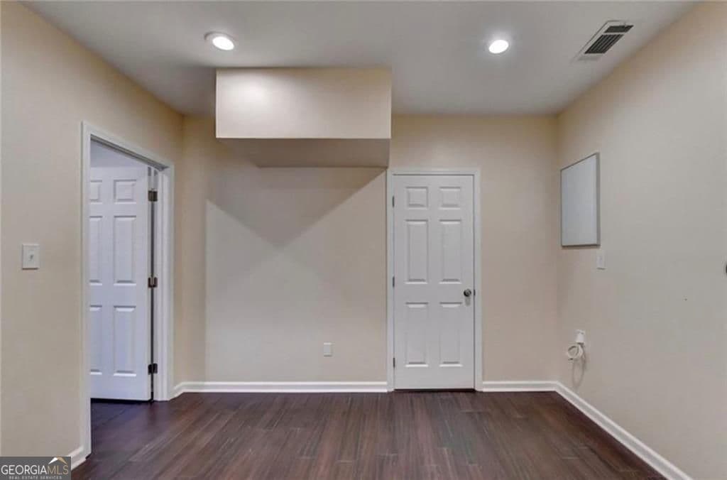 5 bedroom, 3.5 bathroom, 3,499 sq ft single family residence for sale at 1376 Castleberry Drive, Buford, GA 30518 — photo 7