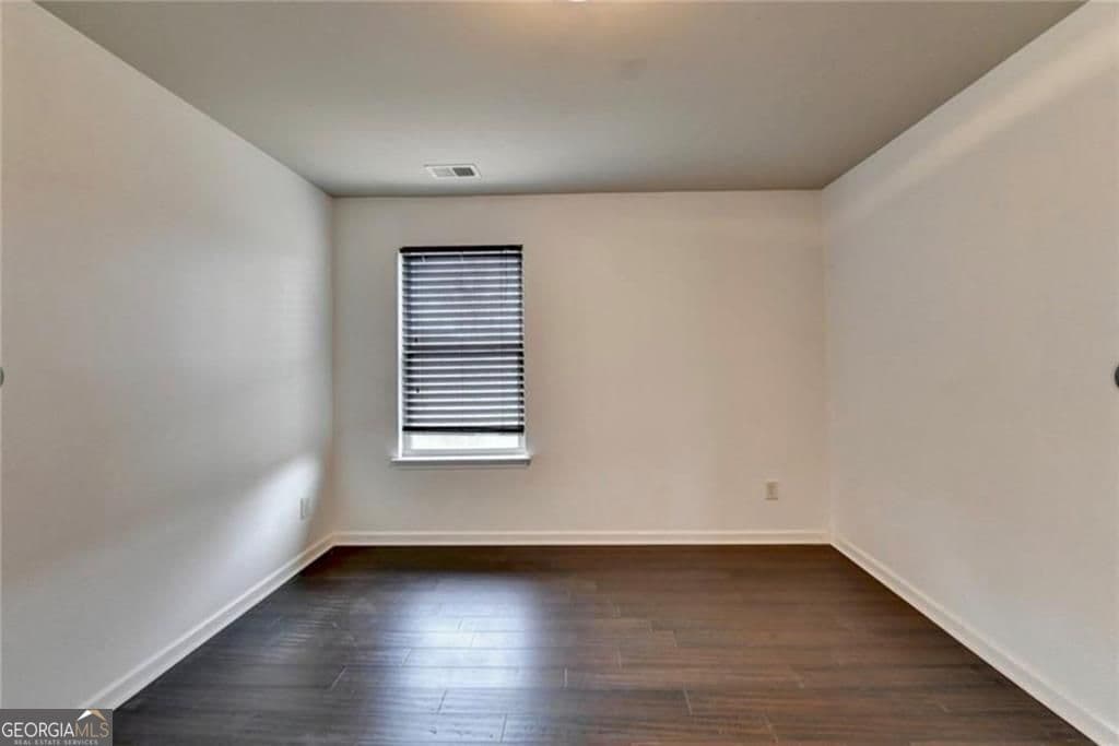 5 bedroom, 3.5 bathroom, 3,499 sq ft single family residence for sale at 1376 Castleberry Drive, Buford, GA 30518 — photo 5