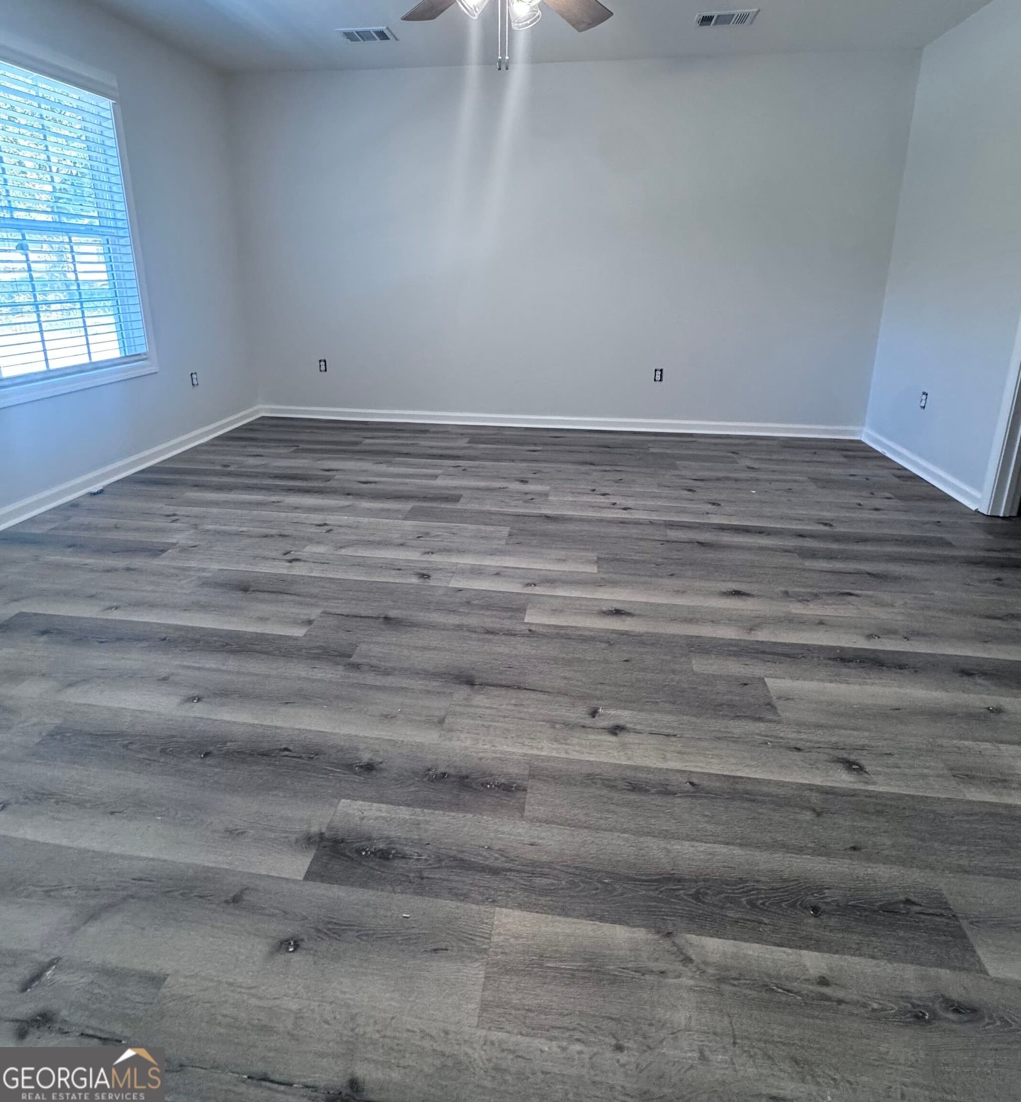 3 bedroom, 2 bathroom, 1,400 sq ft single family residence for sale at 65 Crestview Lane, Claxton, GA 30417 — photo 6